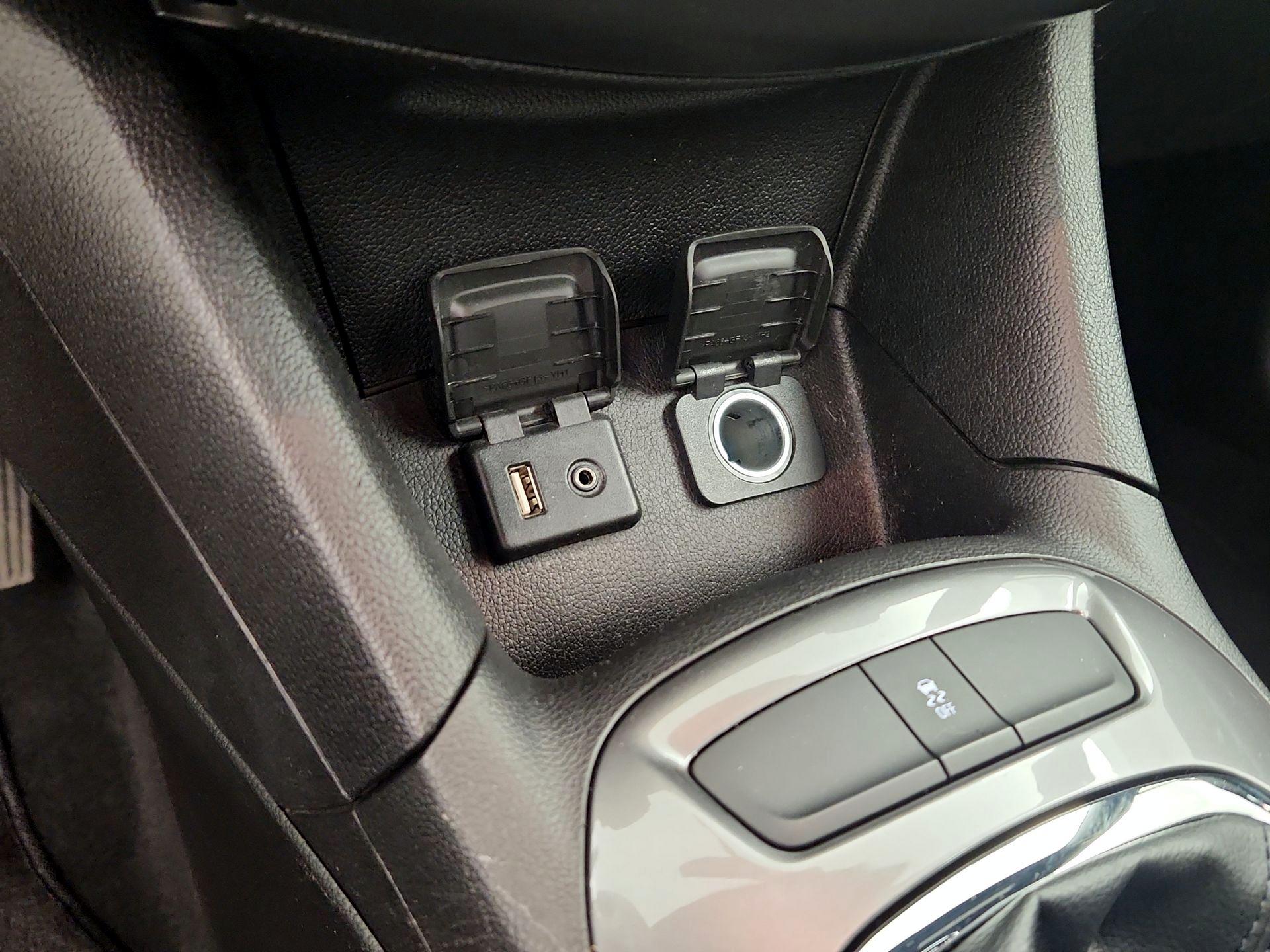 Thumbnail: 2017 Chevrolet Cruze - 18