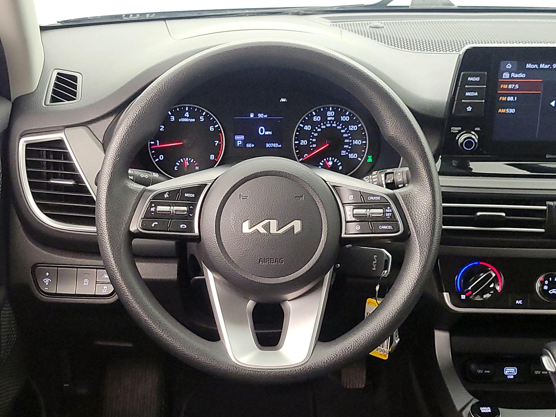 Thumbnail: 2023 Kia Seltos - 10