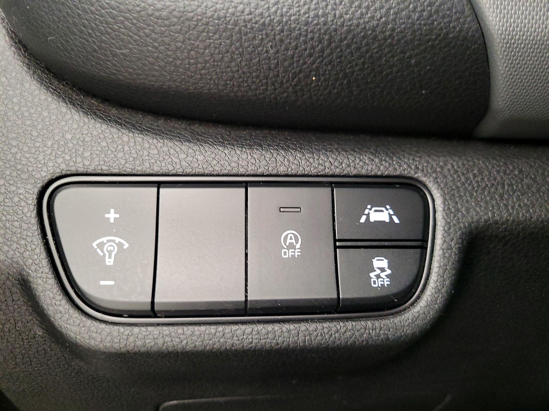 Thumbnail: 2023 Kia Seltos - 13