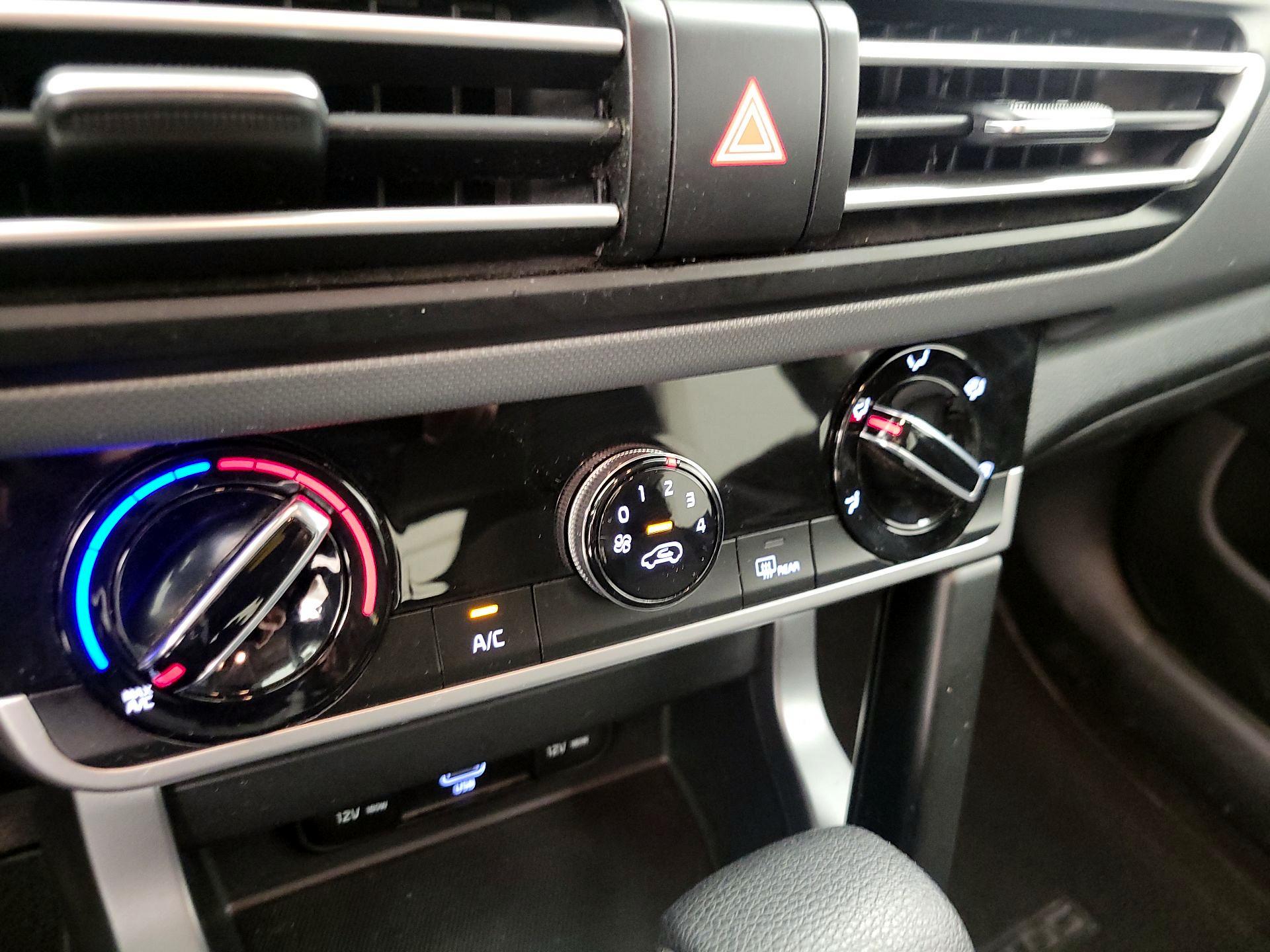 Thumbnail: 2023 Kia Seltos - 16