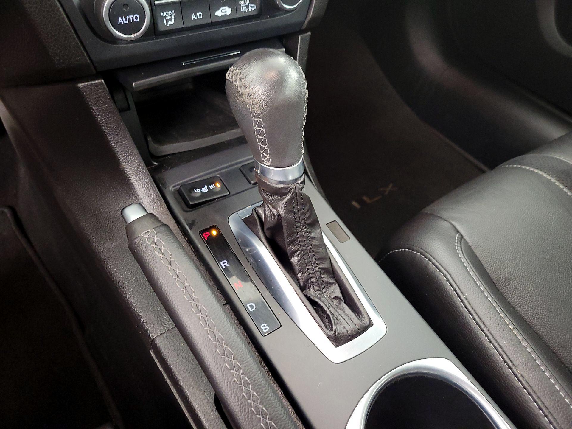 Thumbnail: 2022 Acura ILX - 17