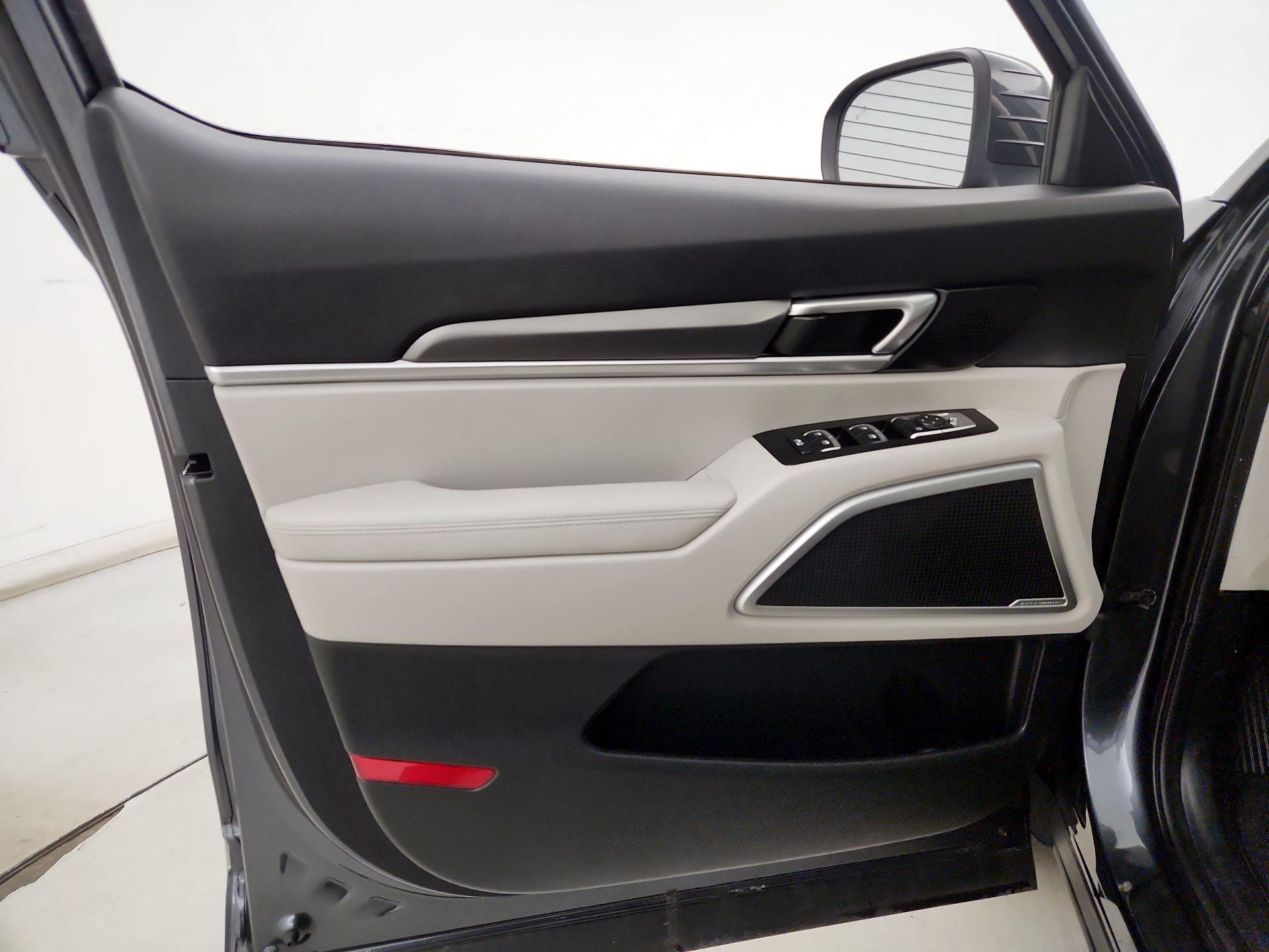 Thumbnail: 2021 Kia Telluride - 12