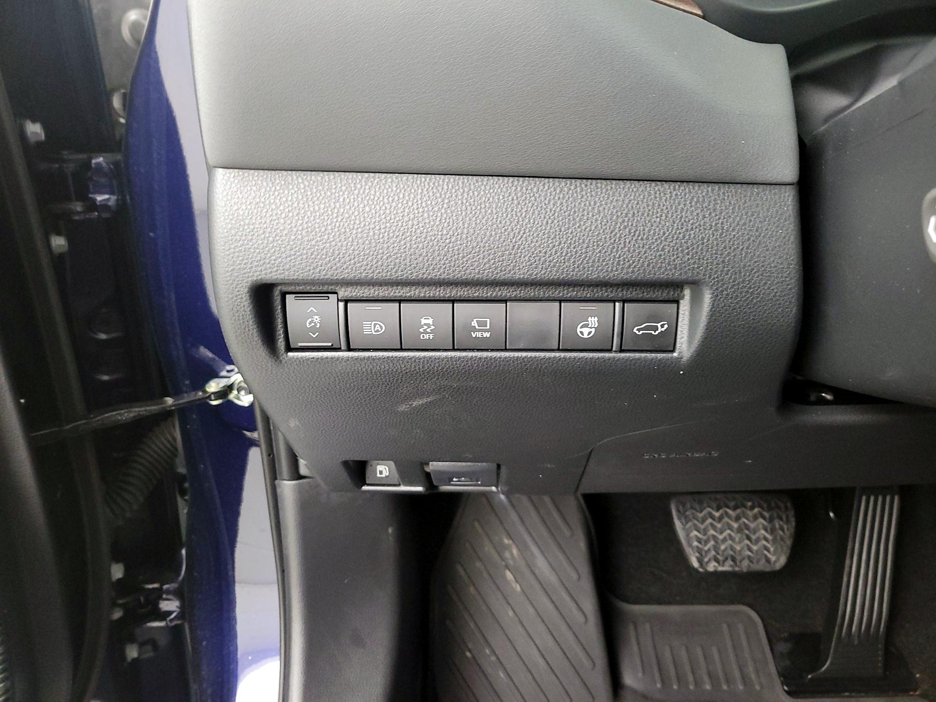 Thumbnail: 2024 Toyota Venza - 13