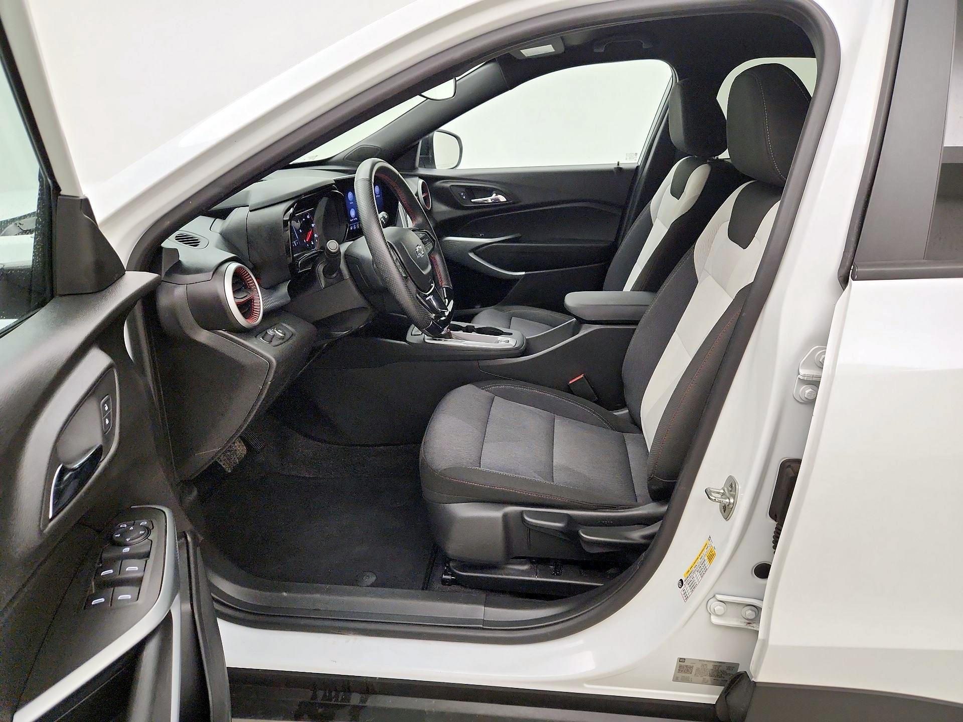 Thumbnail: 2024 Chevrolet Trax - 11