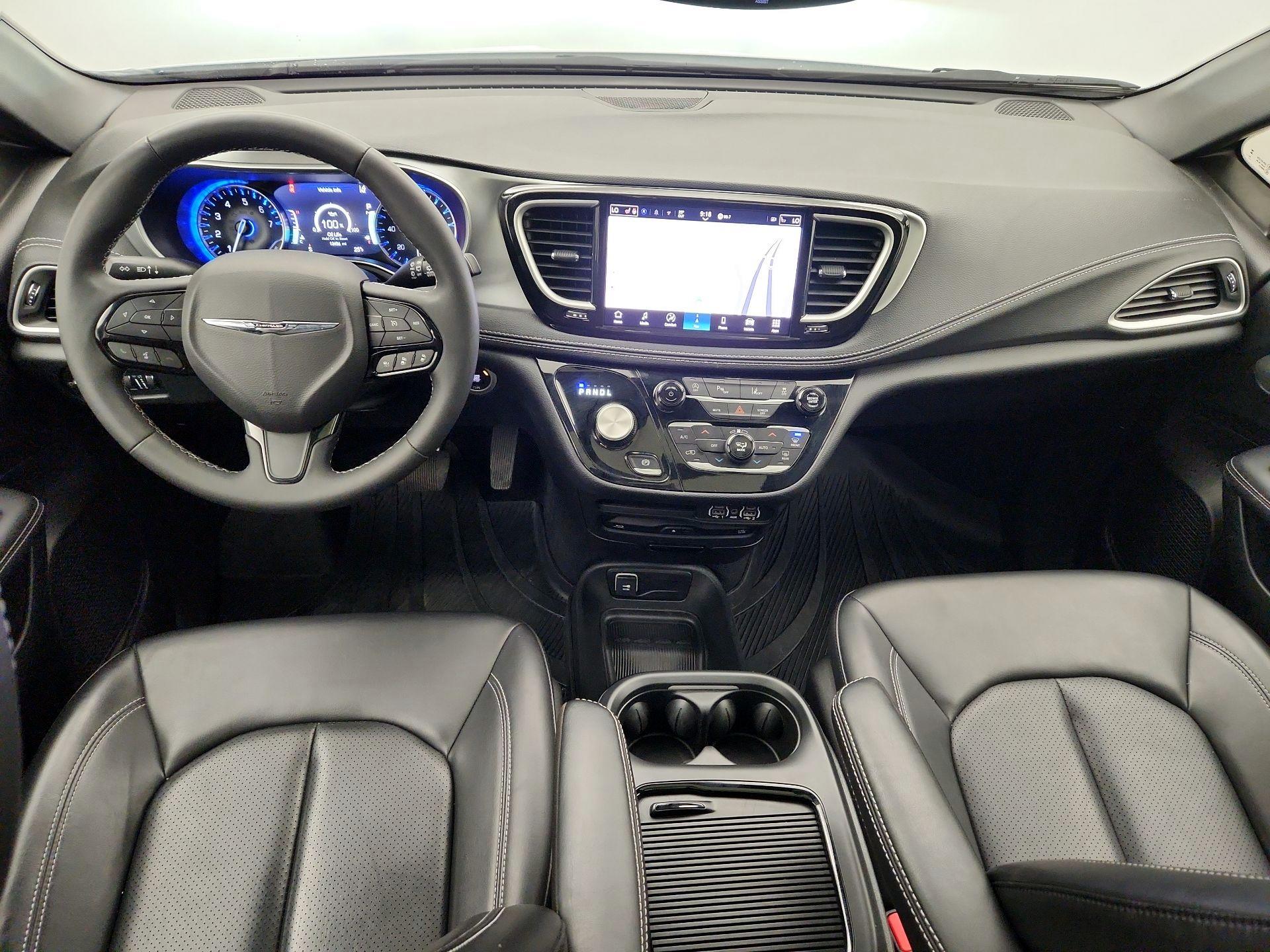 Thumbnail: 2023 Chrysler Pacifica - 9