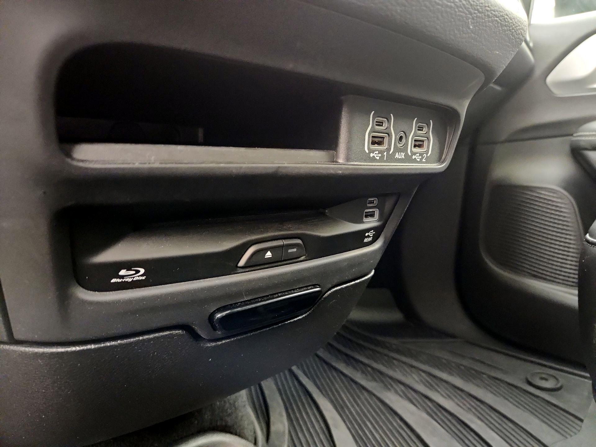 Thumbnail: 2023 Chrysler Pacifica - 19