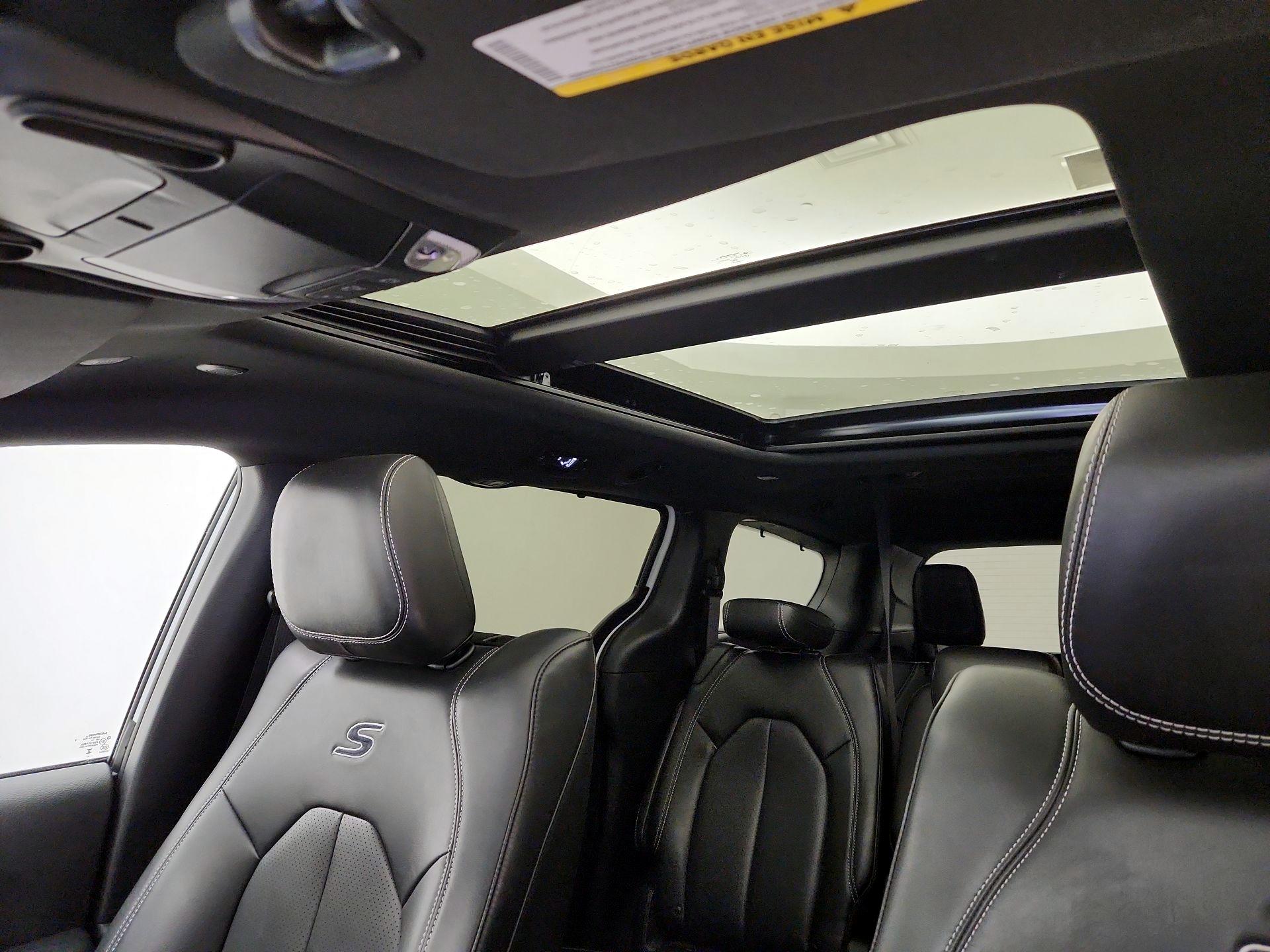 Thumbnail: 2023 Chrysler Pacifica - 20