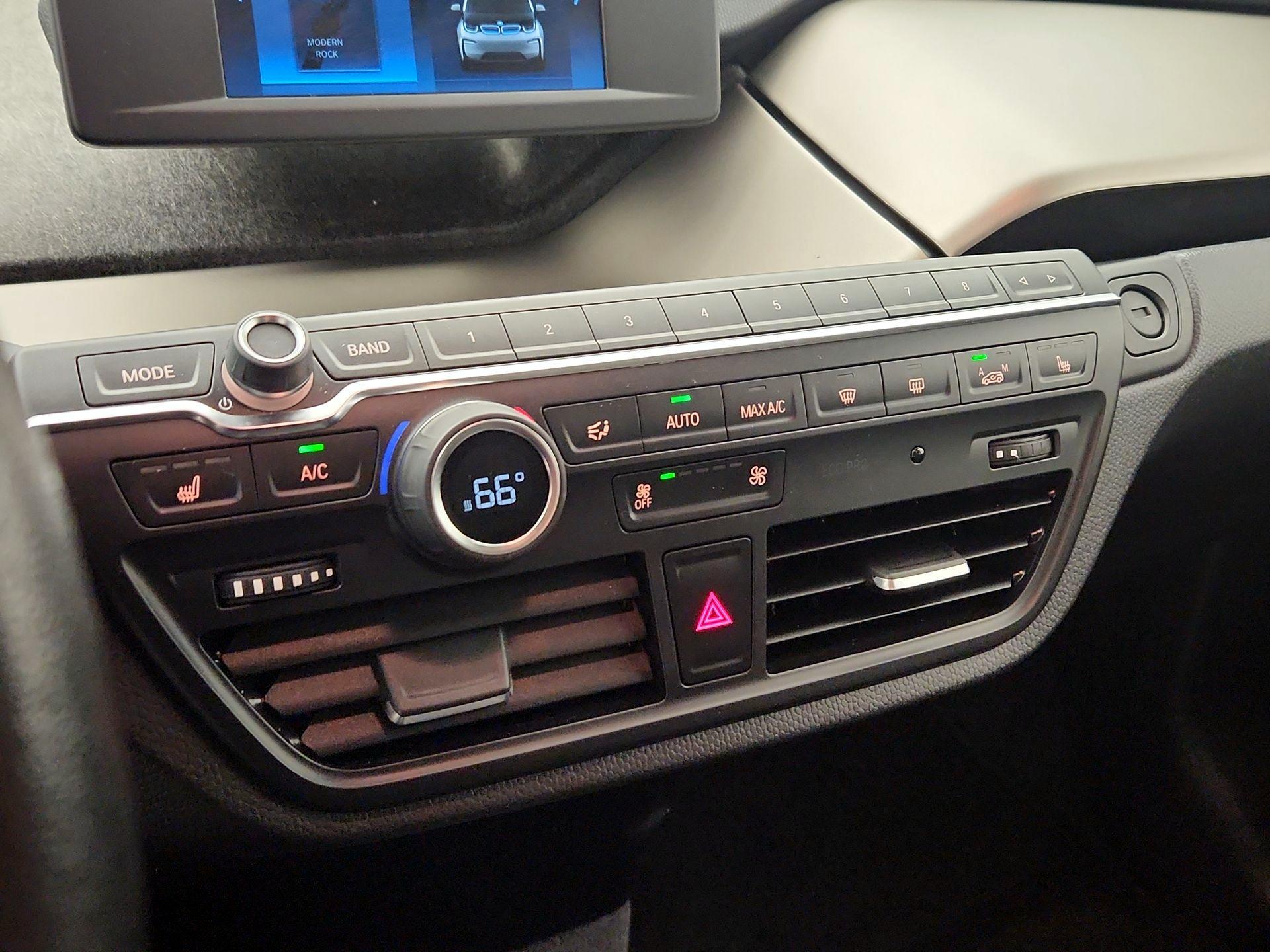 Thumbnail: 2019 BMW i3 - 17