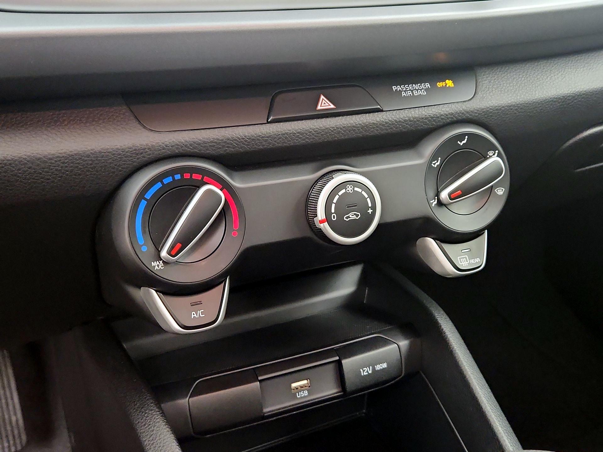 Thumbnail: 2023 Kia Rio - 16