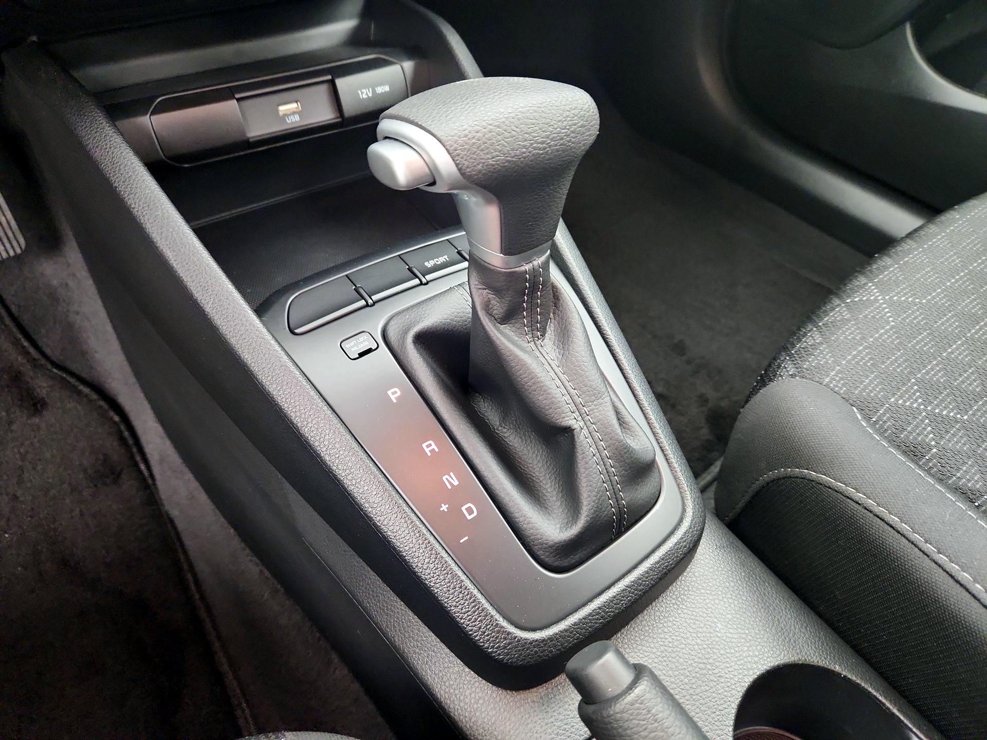 Thumbnail: 2023 Kia Rio - 17