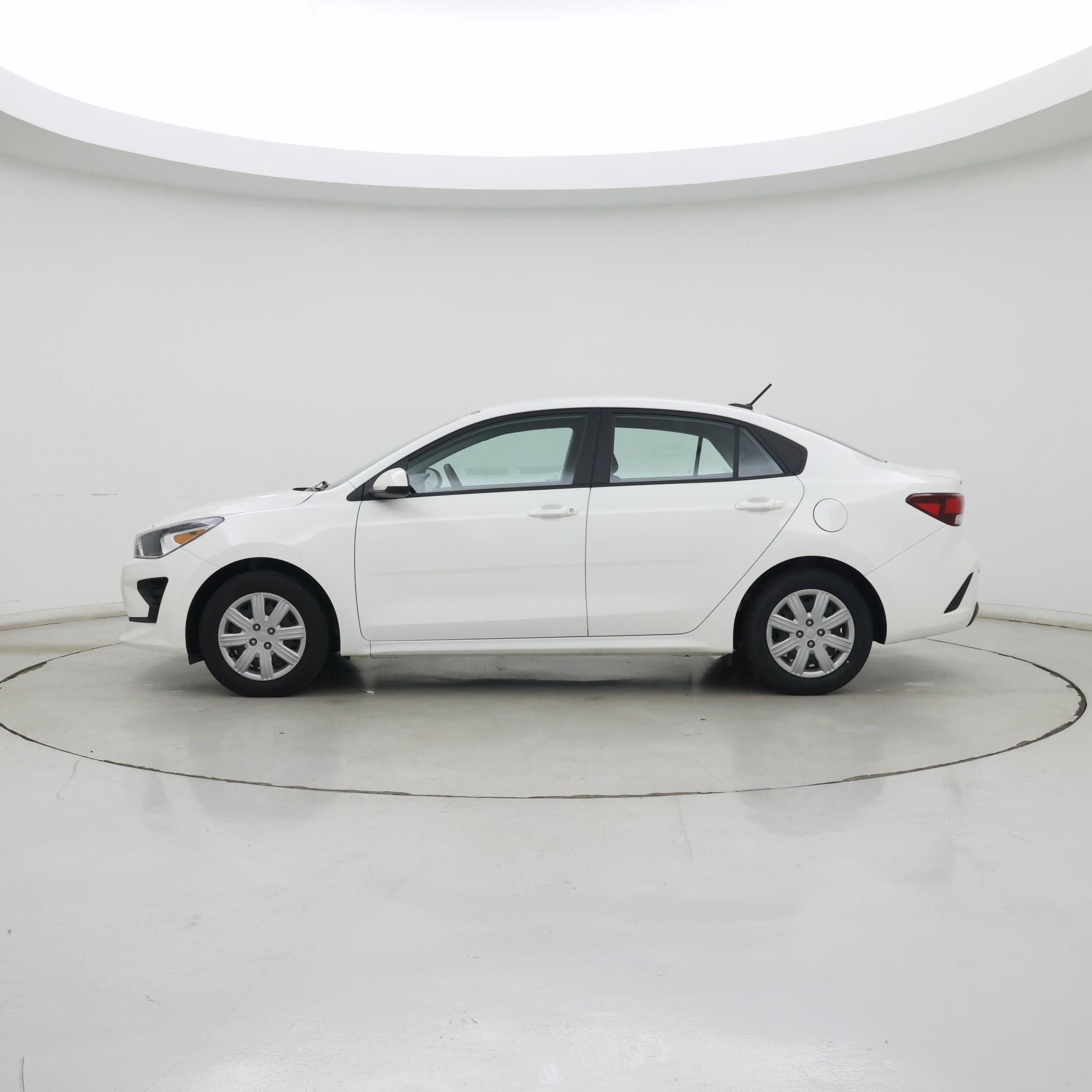 Thumbnail: 2023 Kia Rio - 3