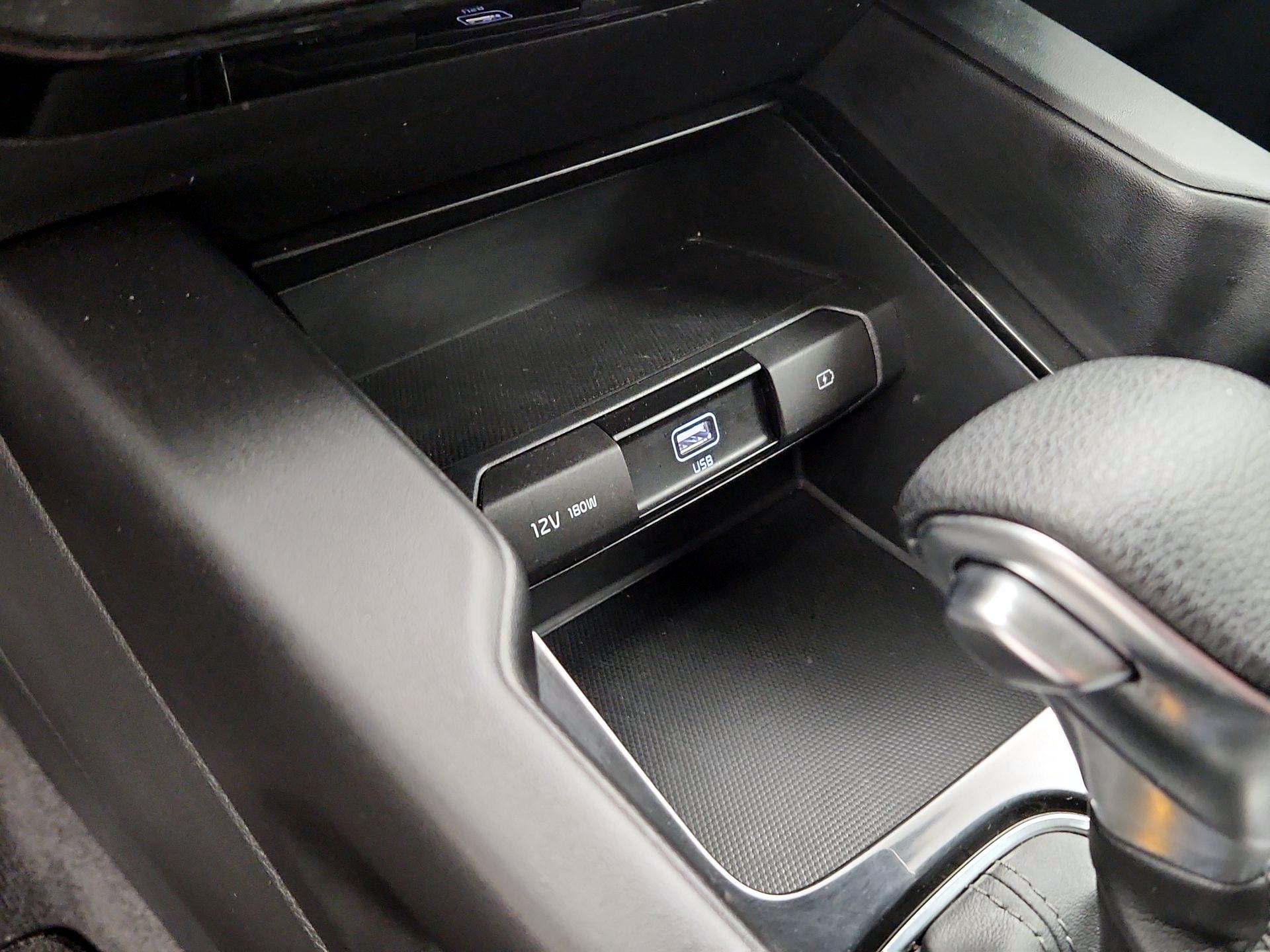 Thumbnail: 2021 Kia Telluride - 18