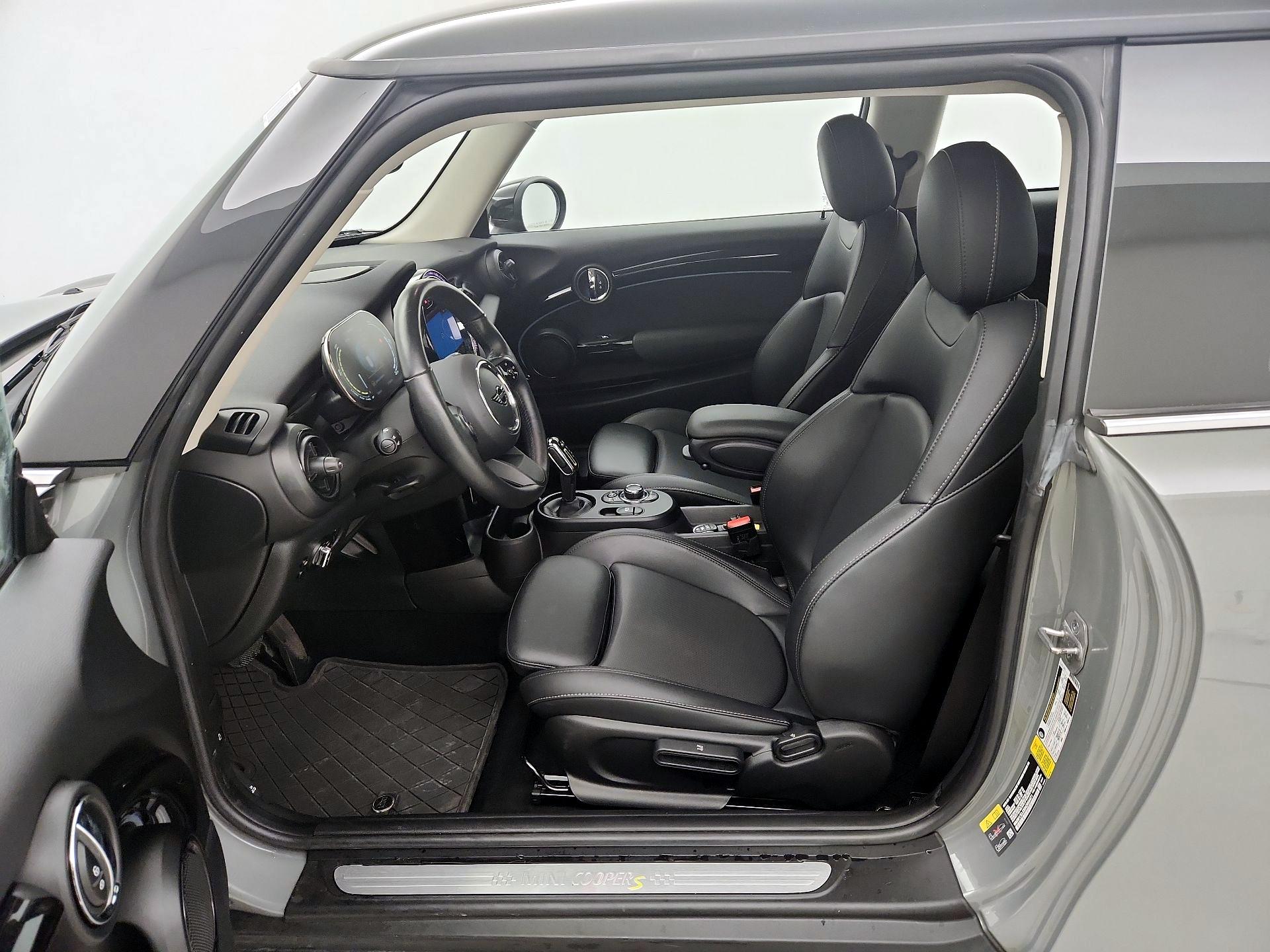 Thumbnail: 2022 MINI Cooper Hardtop - 11