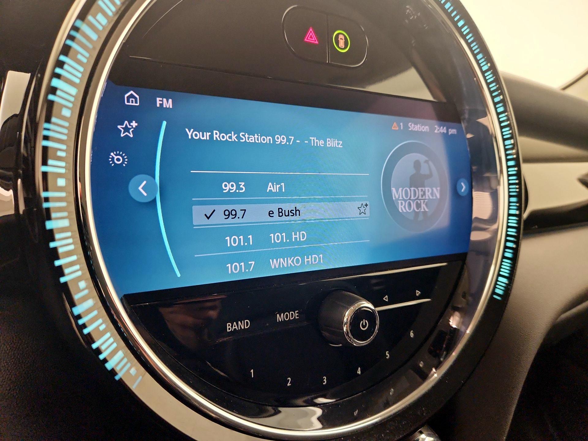 Thumbnail: 2022 MINI Cooper Hardtop - 16