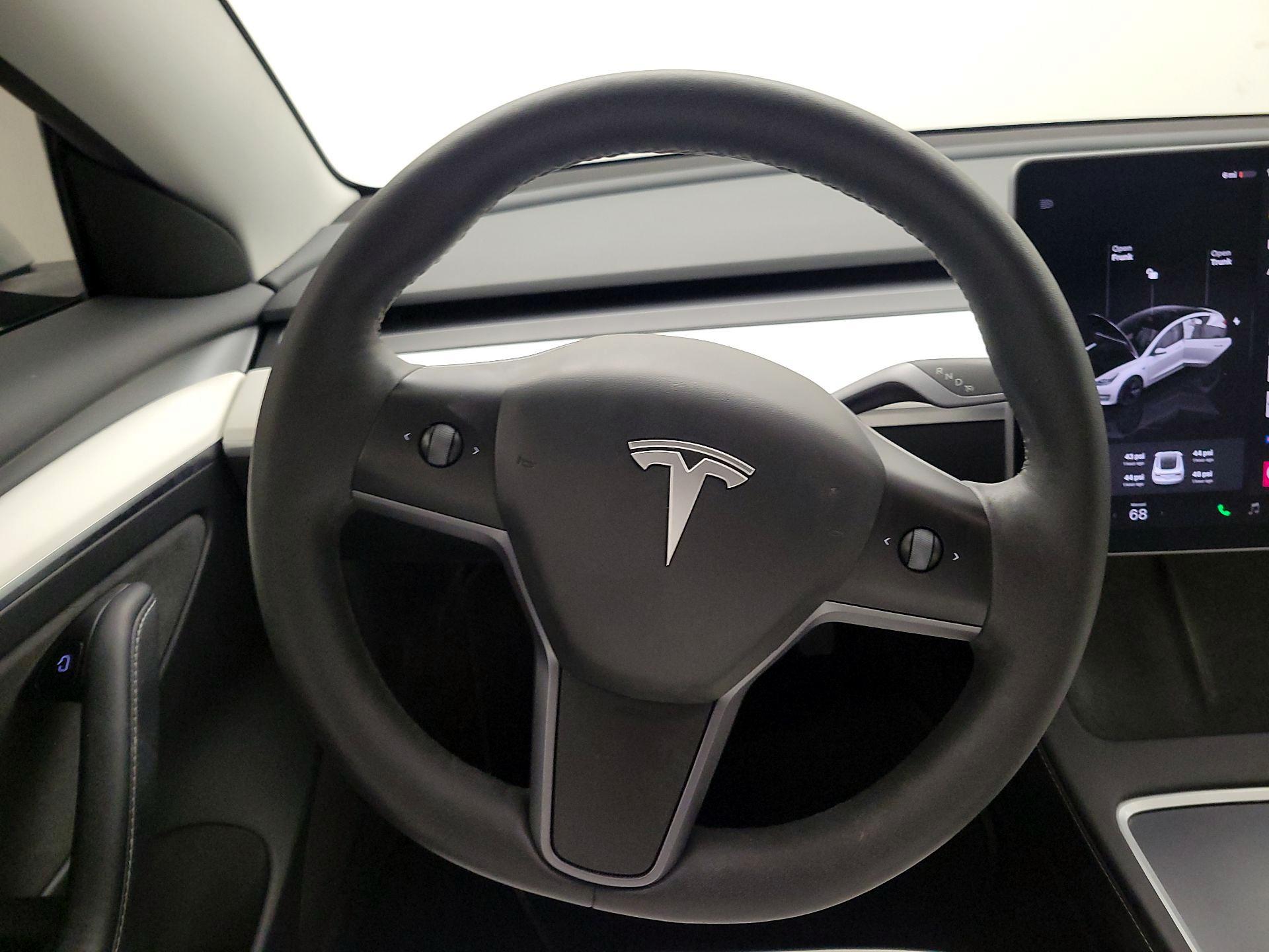 Thumbnail: 2023 Tesla Model 3 - 10