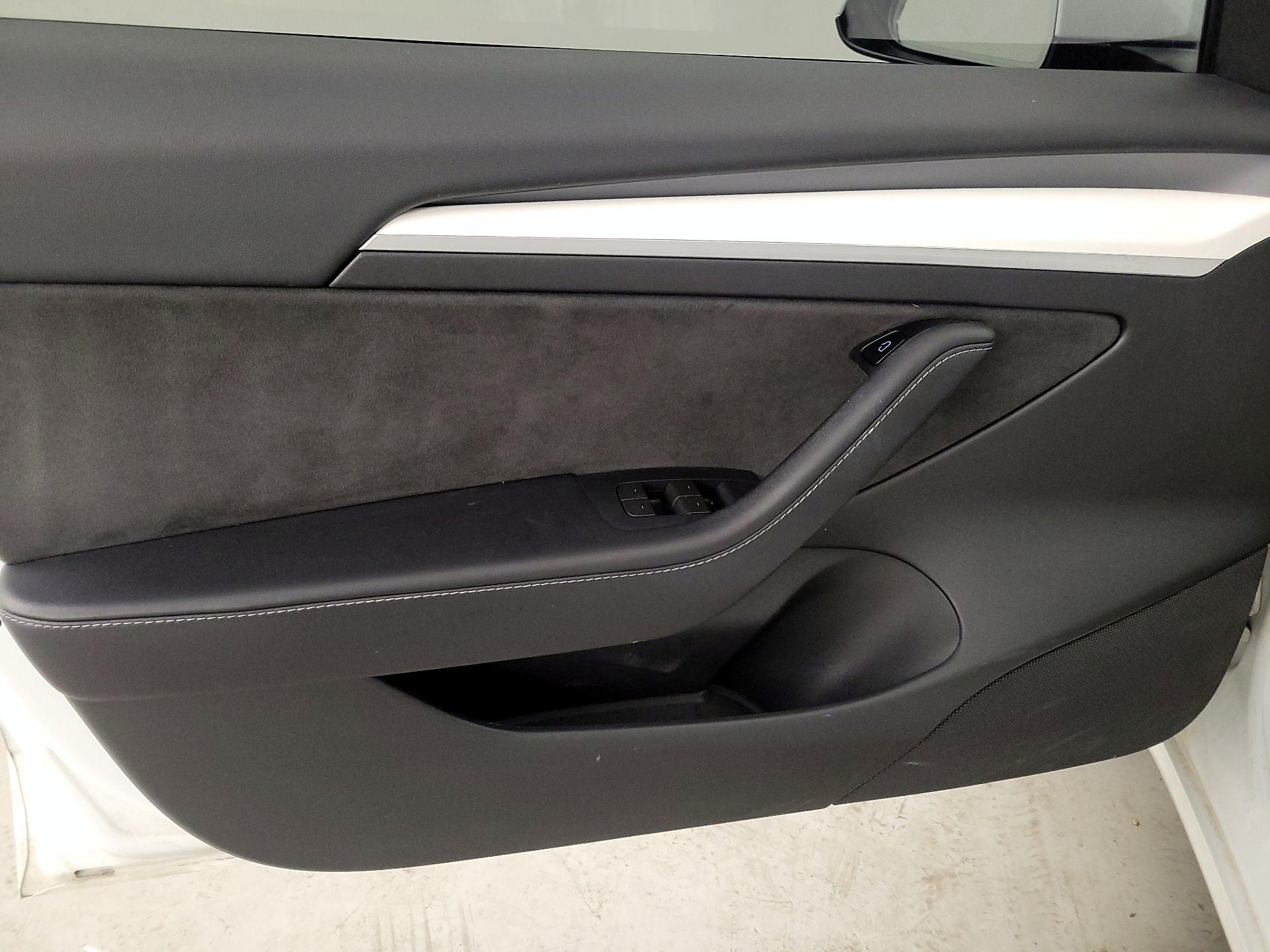 Thumbnail: 2023 Tesla Model 3 - 12