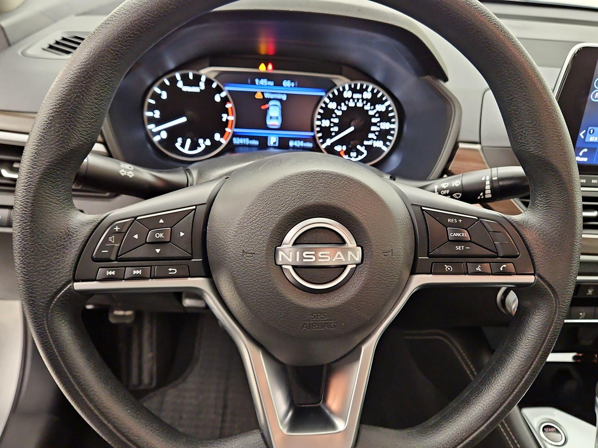 Thumbnail: 2023 Nissan Altima - 10