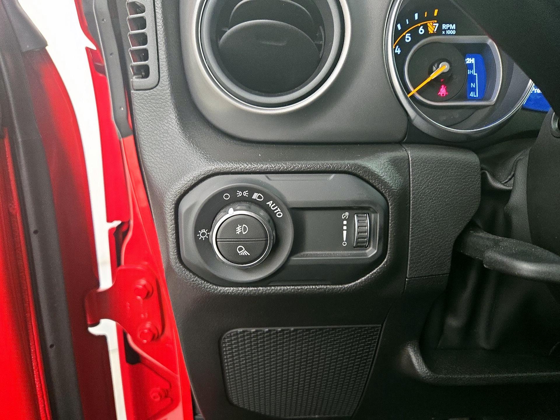 Thumbnail: 2023 Jeep Gladiator - 13