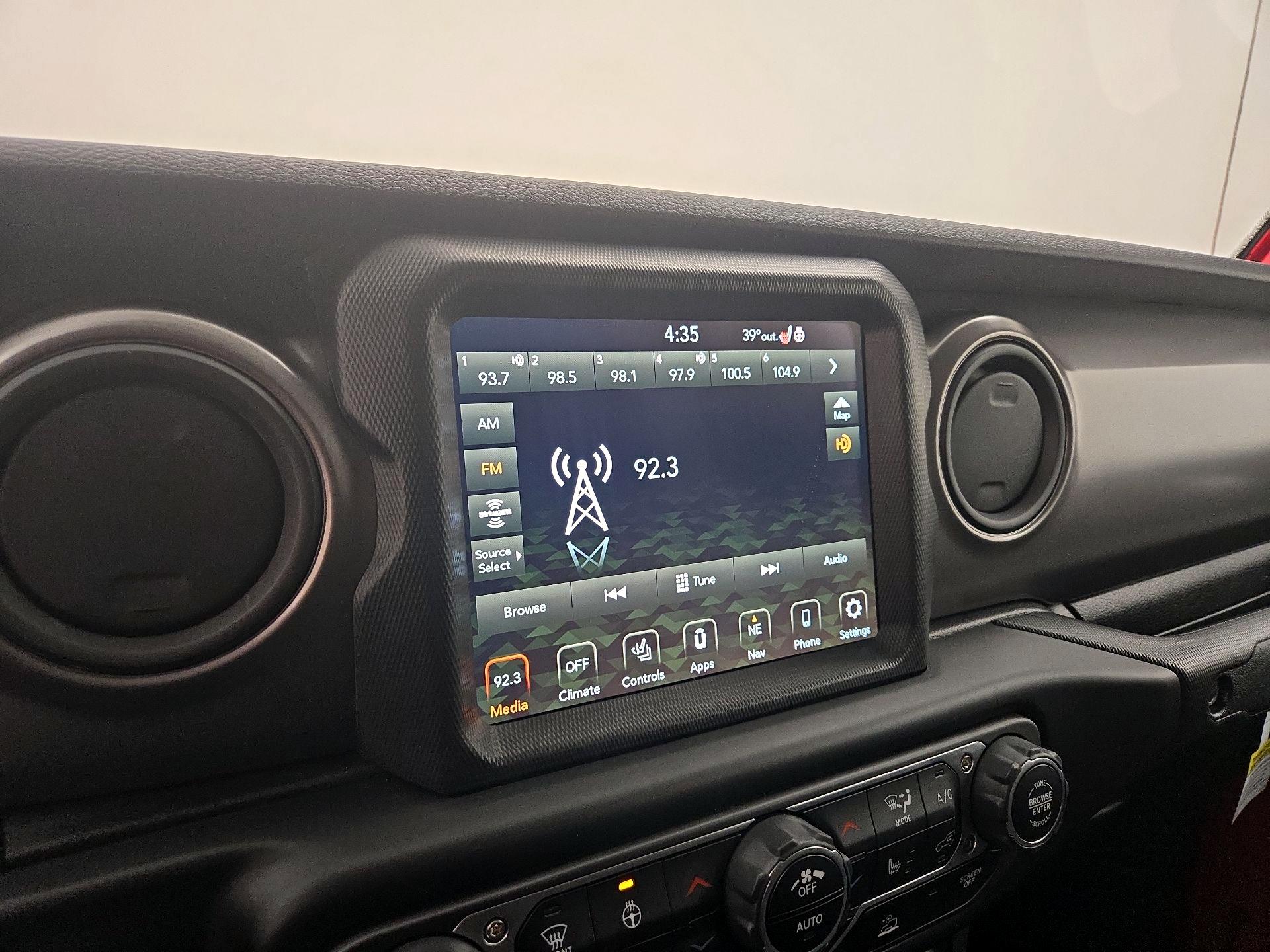 Thumbnail: 2023 Jeep Gladiator - 16