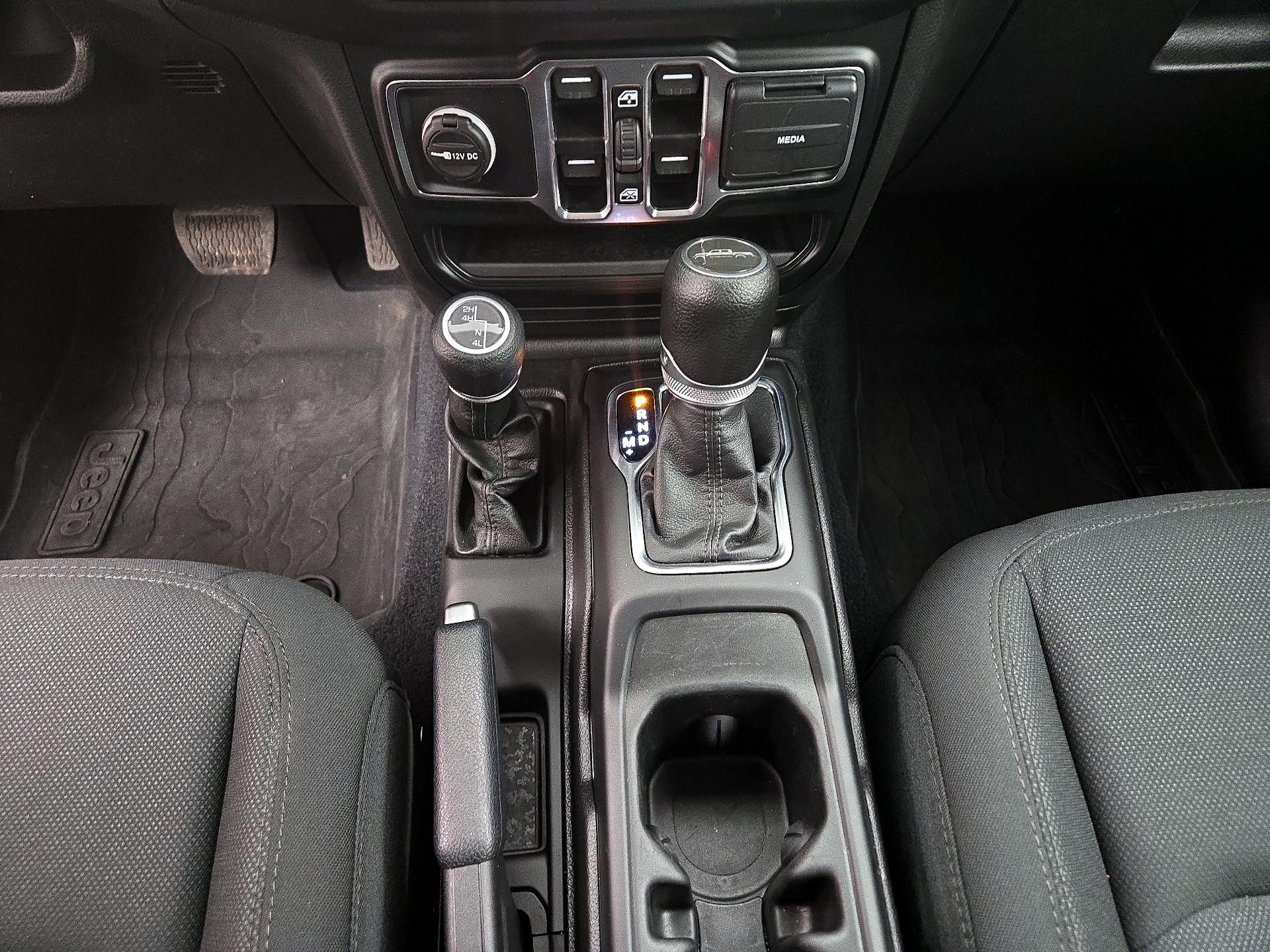 Thumbnail: 2023 Jeep Gladiator - 18