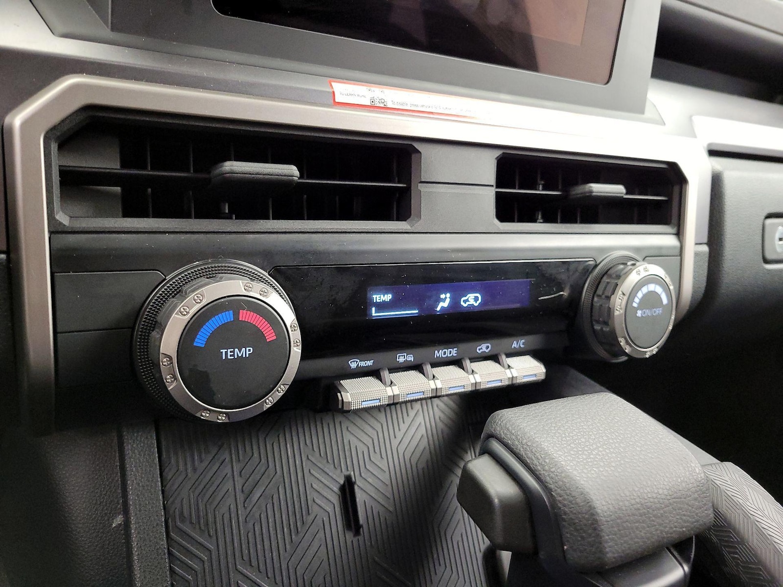 2025 Toyota 4Runner SR5 - Photo 17