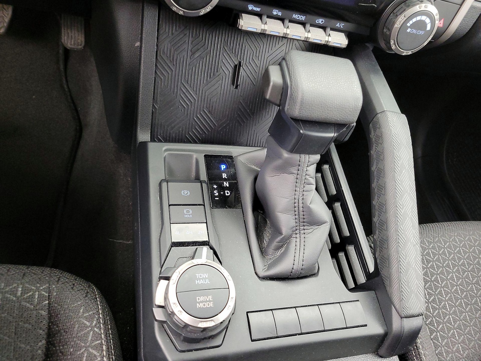 2025 Toyota 4Runner SR5 - Photo 18
