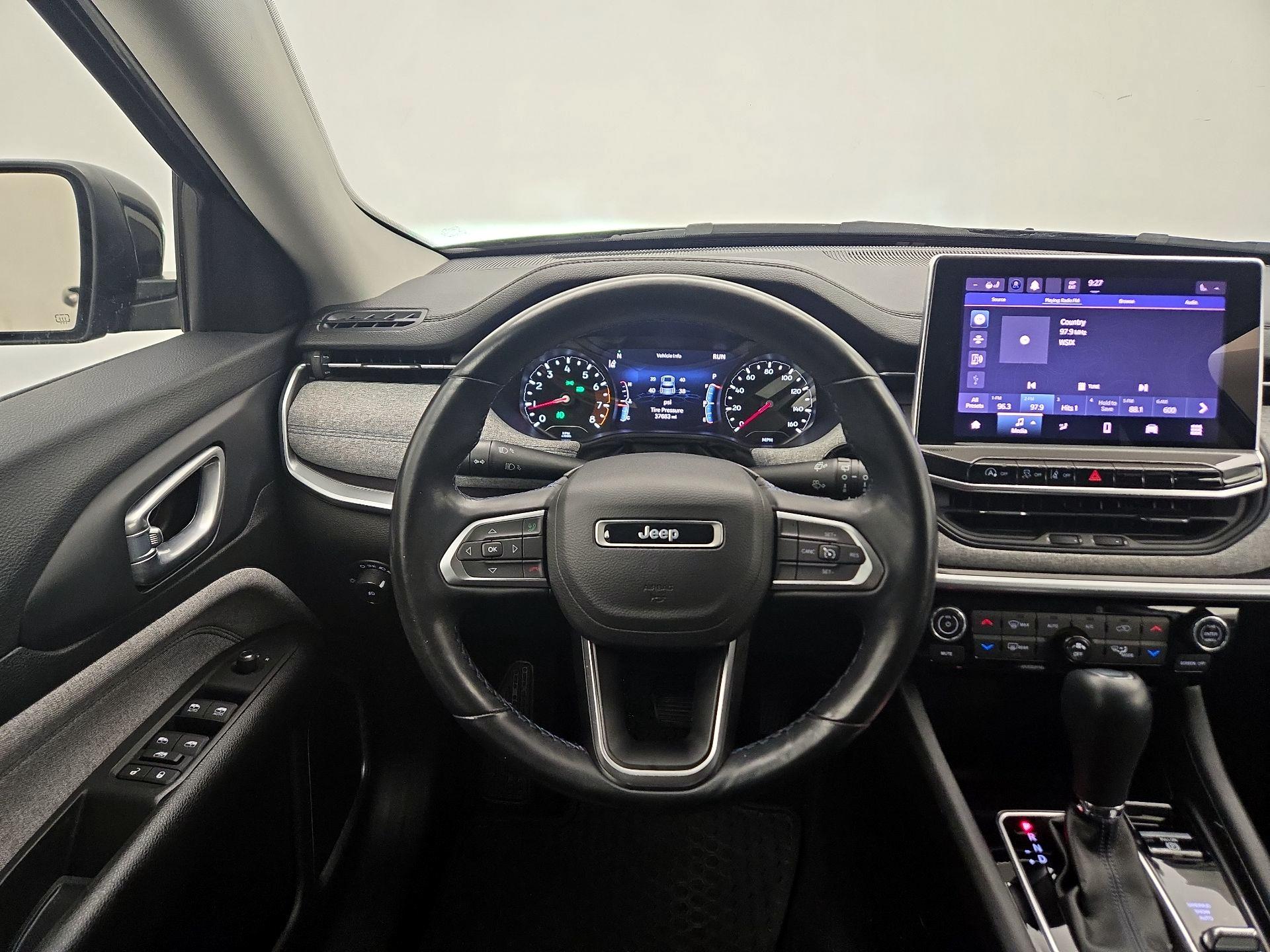 Thumbnail: 2022 Jeep Compass - 10