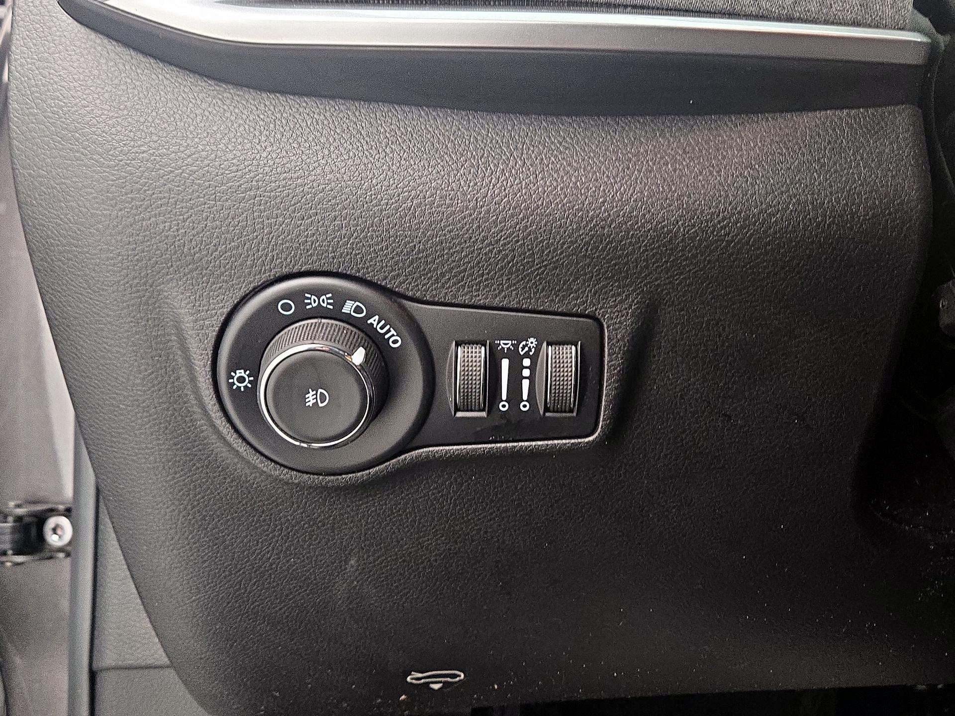 Thumbnail: 2022 Jeep Compass - 13