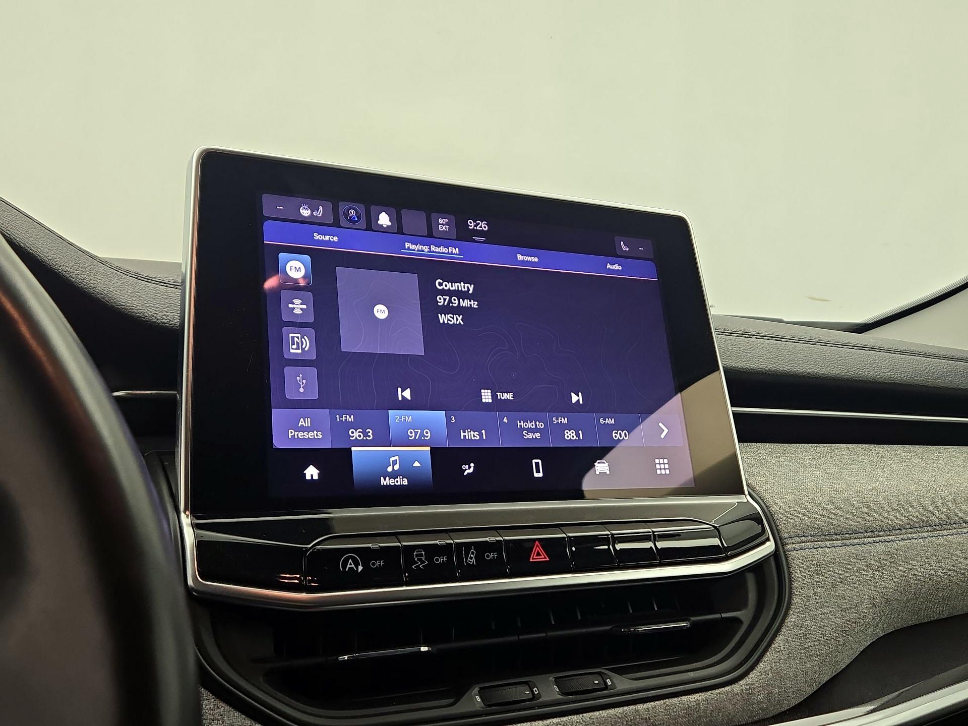 Thumbnail: 2022 Jeep Compass - 15