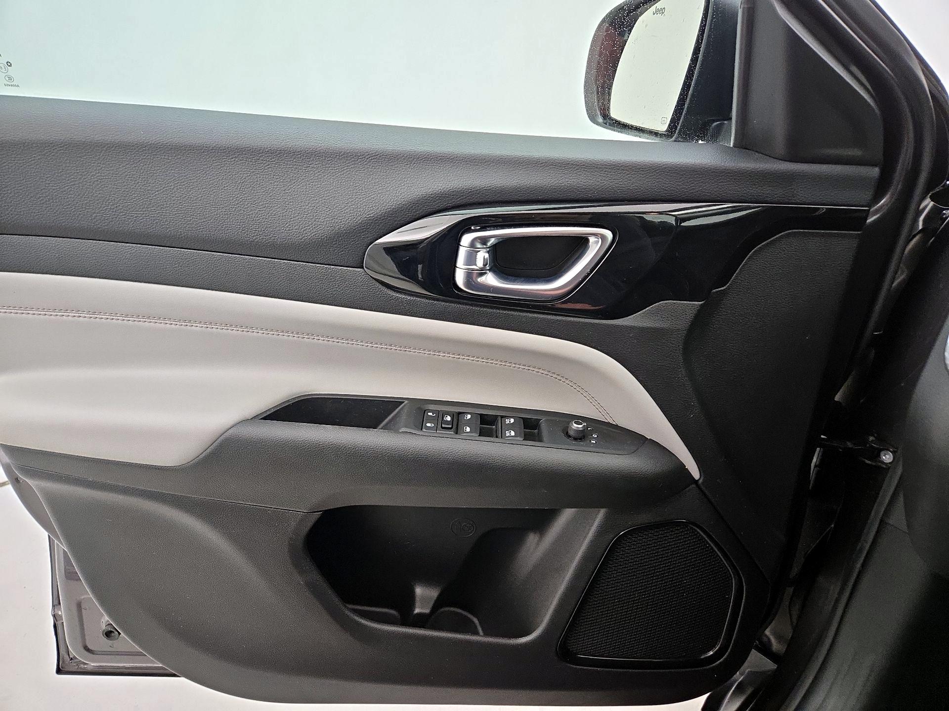 Thumbnail: 2022 Jeep Compass - 12