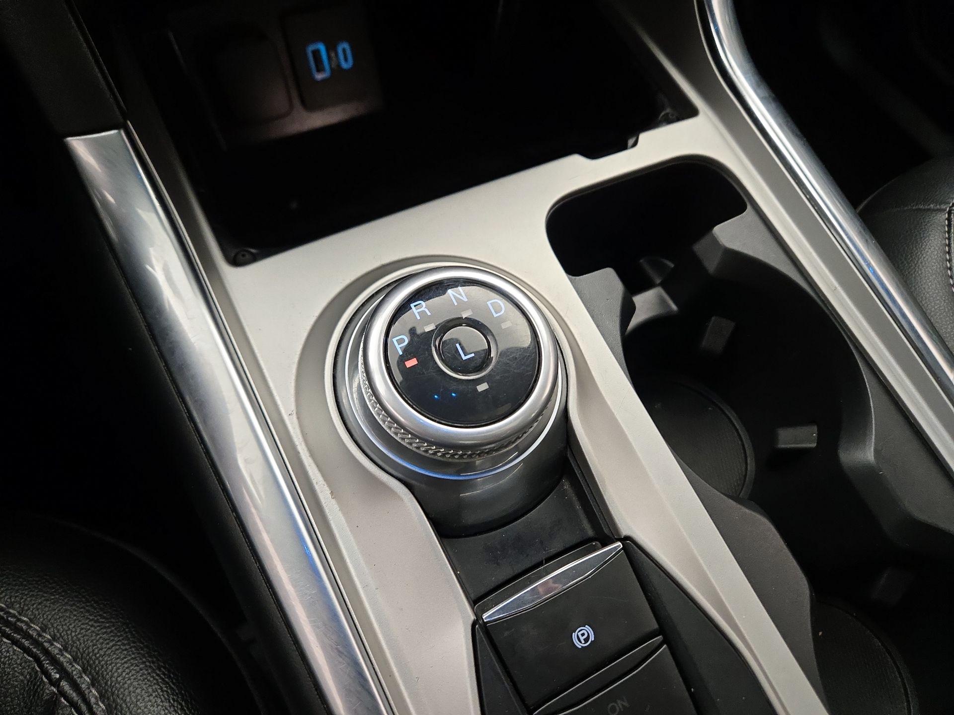 Thumbnail: 2022 Ford Explorer - 18