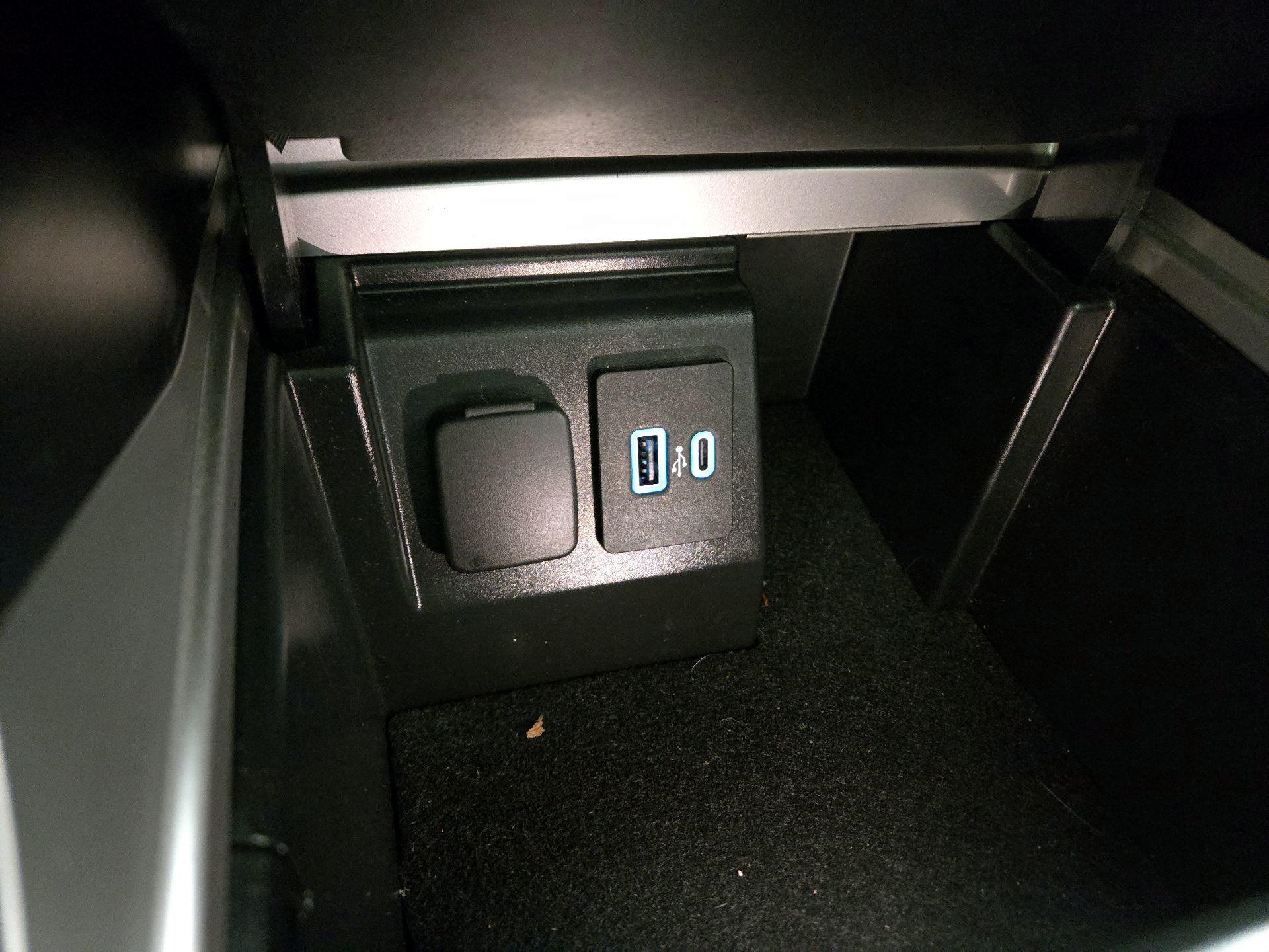 Thumbnail: 2022 Ford Explorer - 19