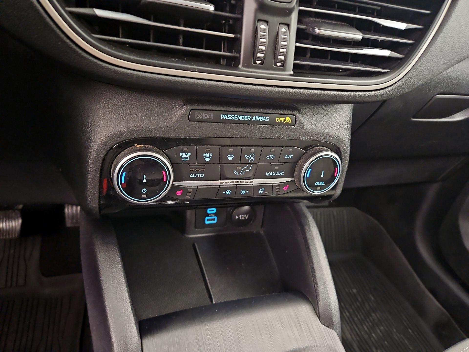 Thumbnail: 2022 Ford Escape - 16
