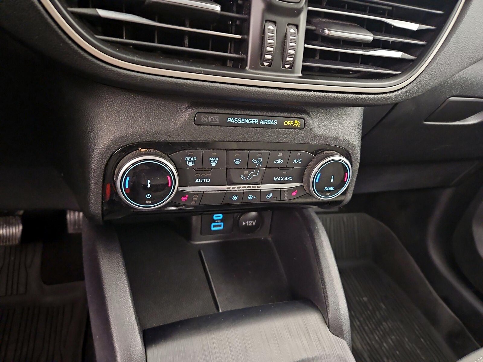 2022 Ford Escape SE - Photo 17