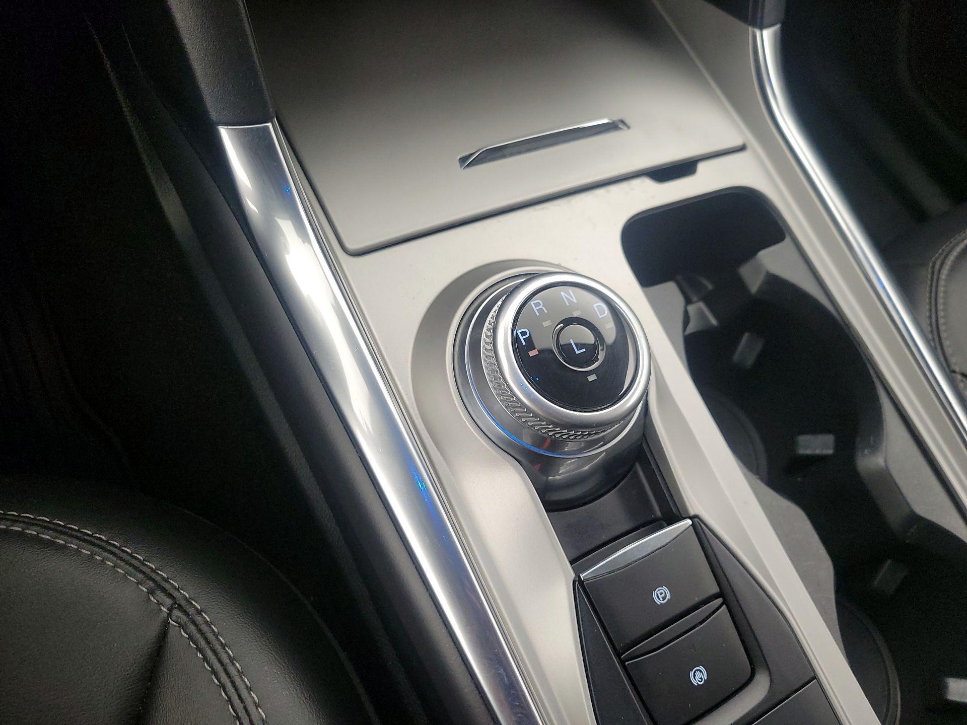 Thumbnail: 2022 Ford Explorer - 17