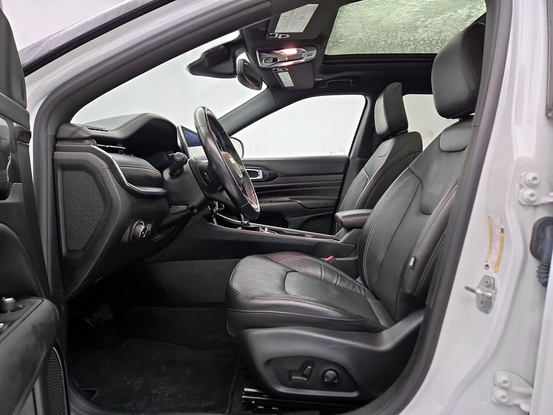 Thumbnail: 2022 Jeep Compass - 11