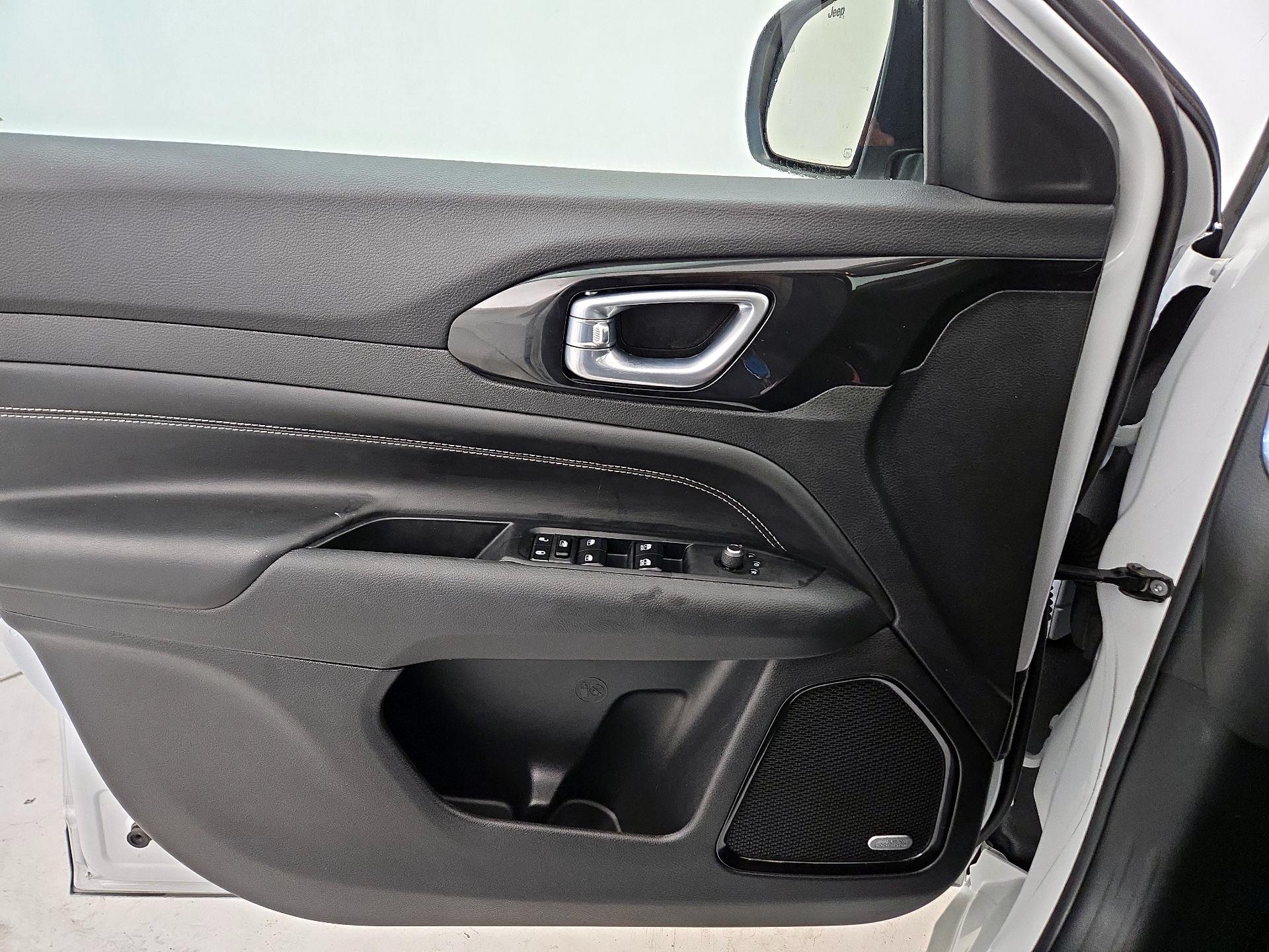 Thumbnail: 2022 Jeep Compass - 12