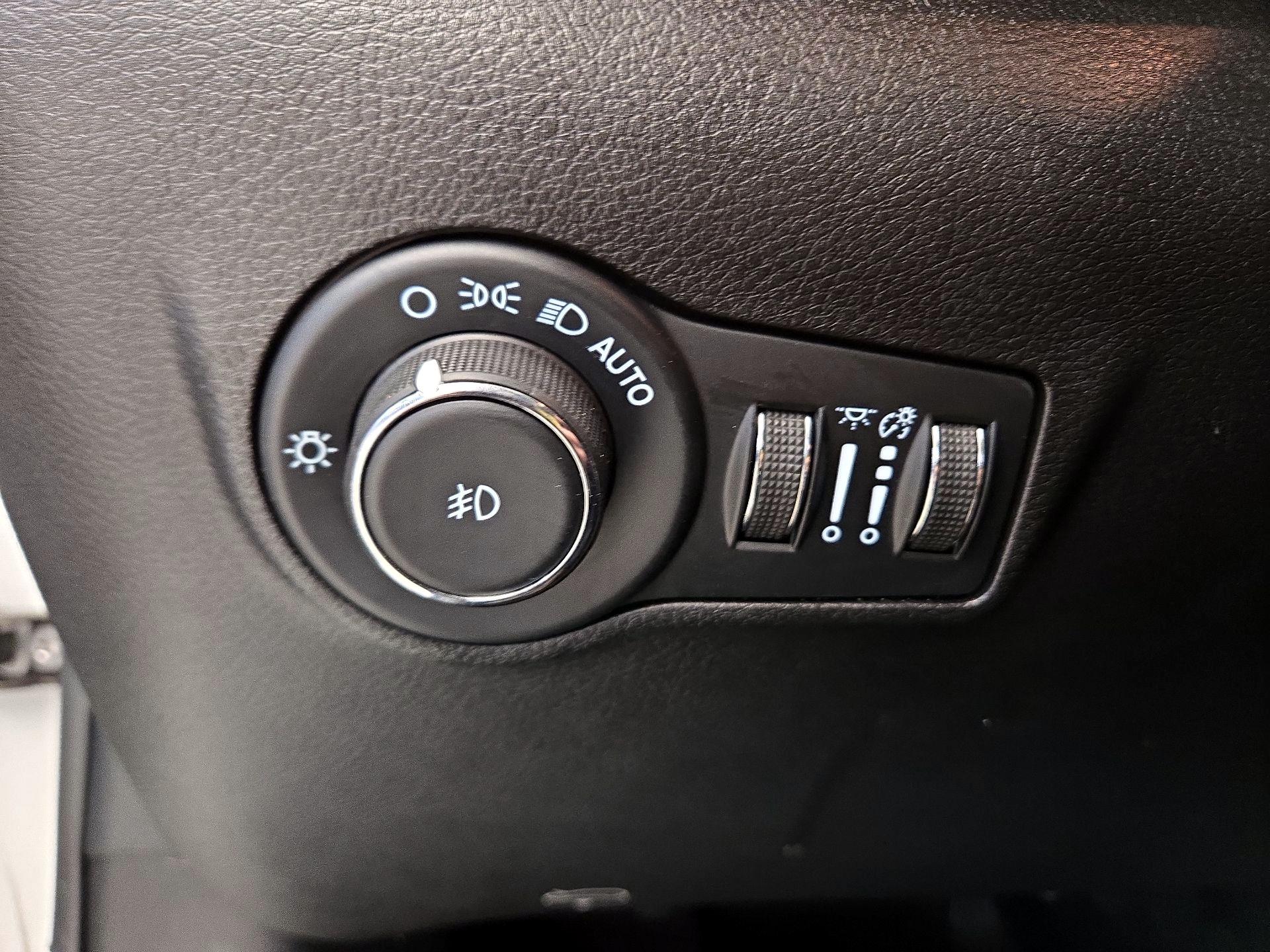 Thumbnail: 2022 Jeep Compass - 13