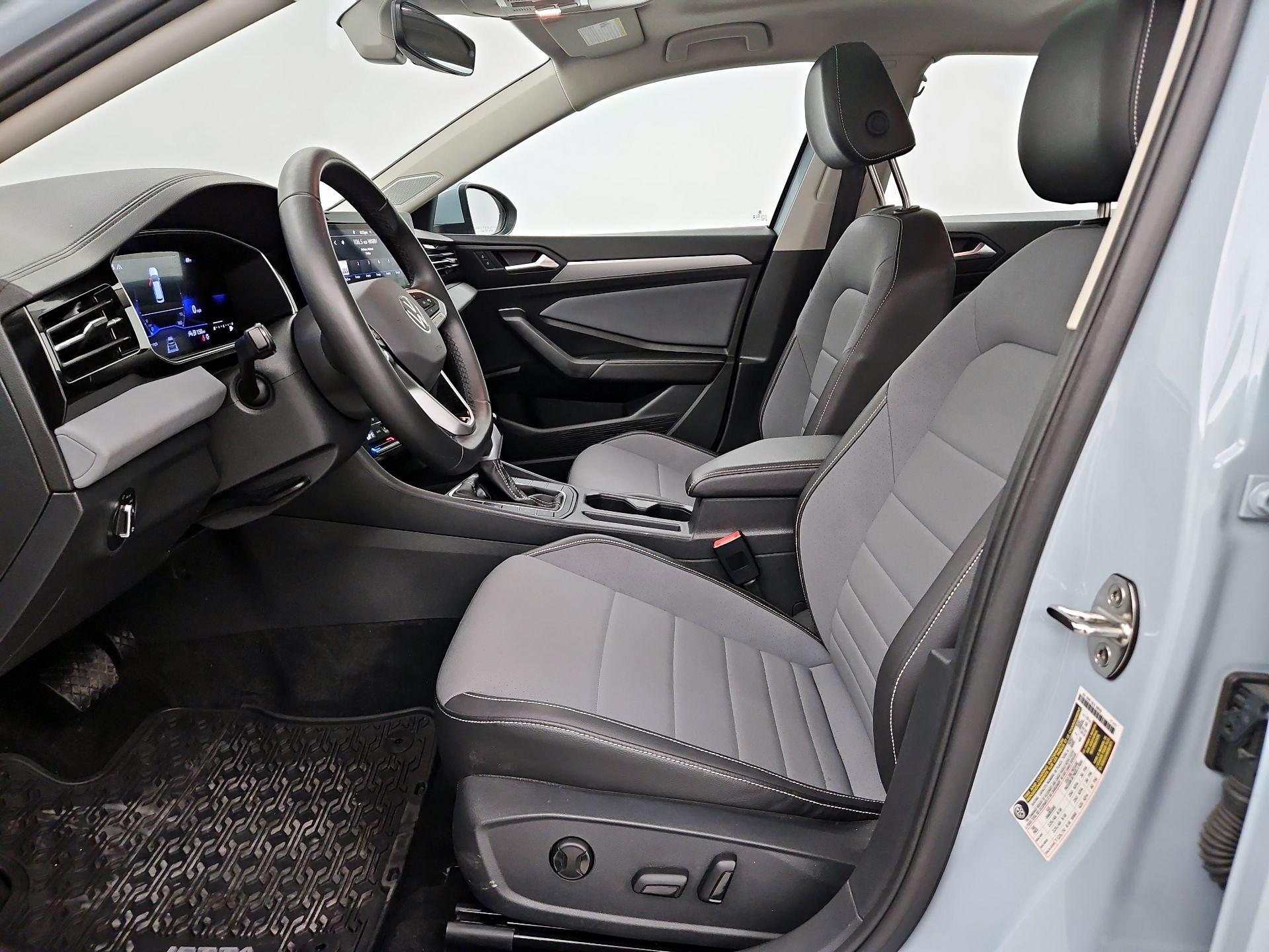 Thumbnail: 2025 Volkswagen Jetta - 11