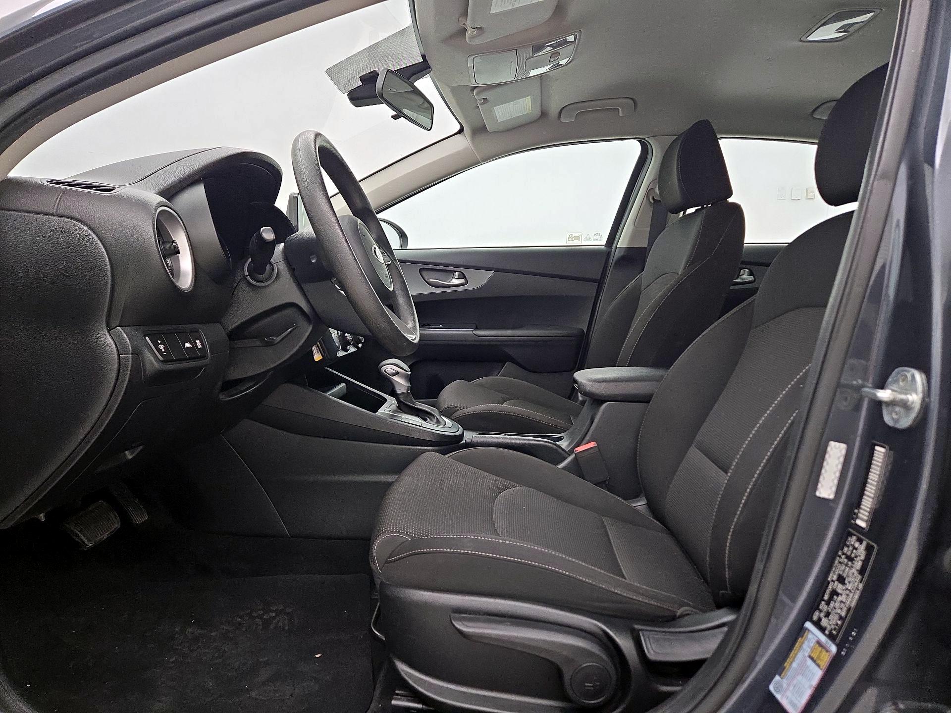 Thumbnail: 2020 Kia Forte - 11