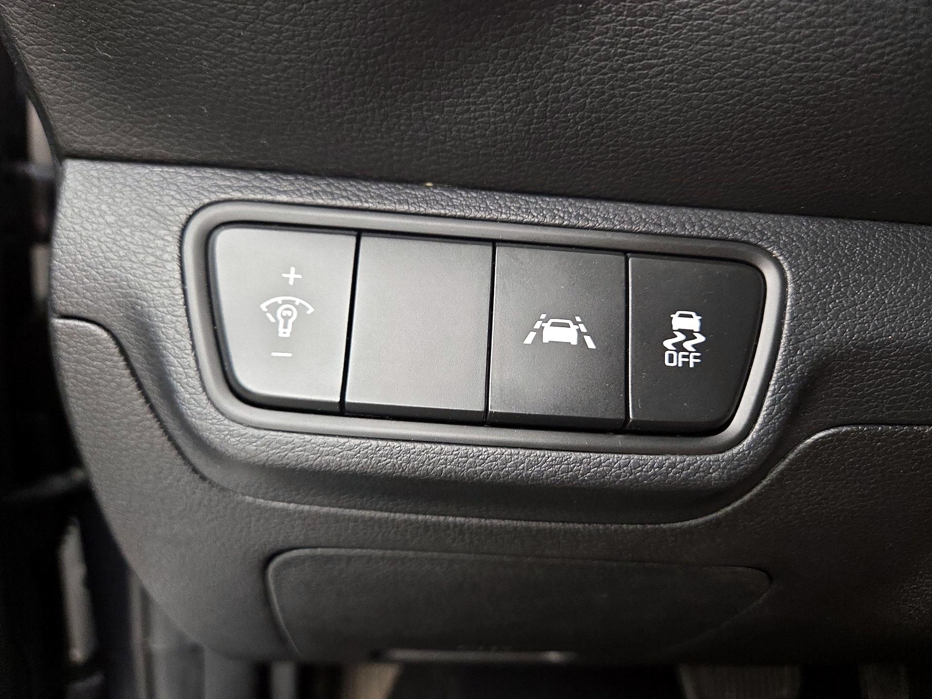 Thumbnail: 2020 Kia Forte - 13