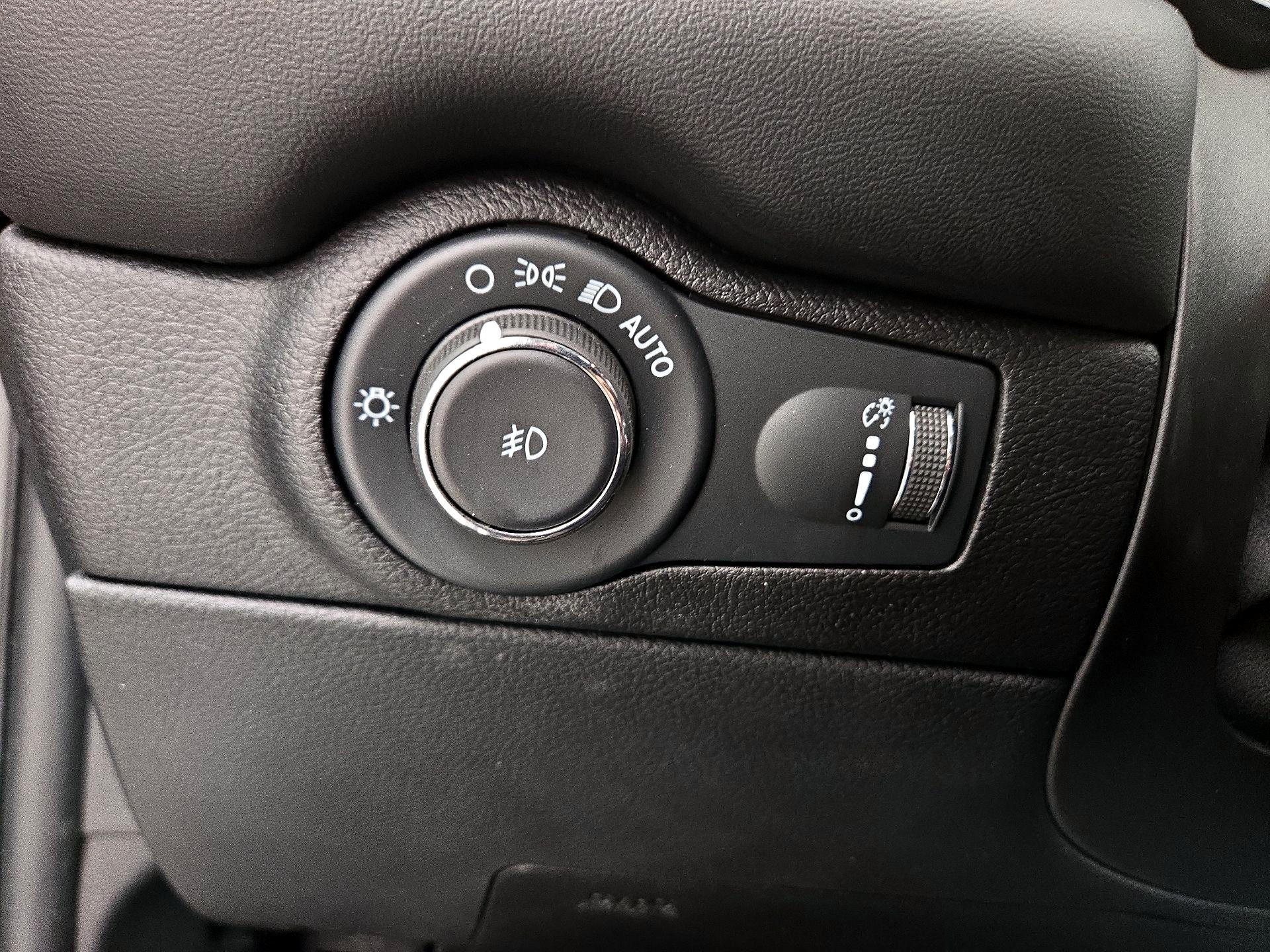 Thumbnail: 2022 Dodge Durango - 13