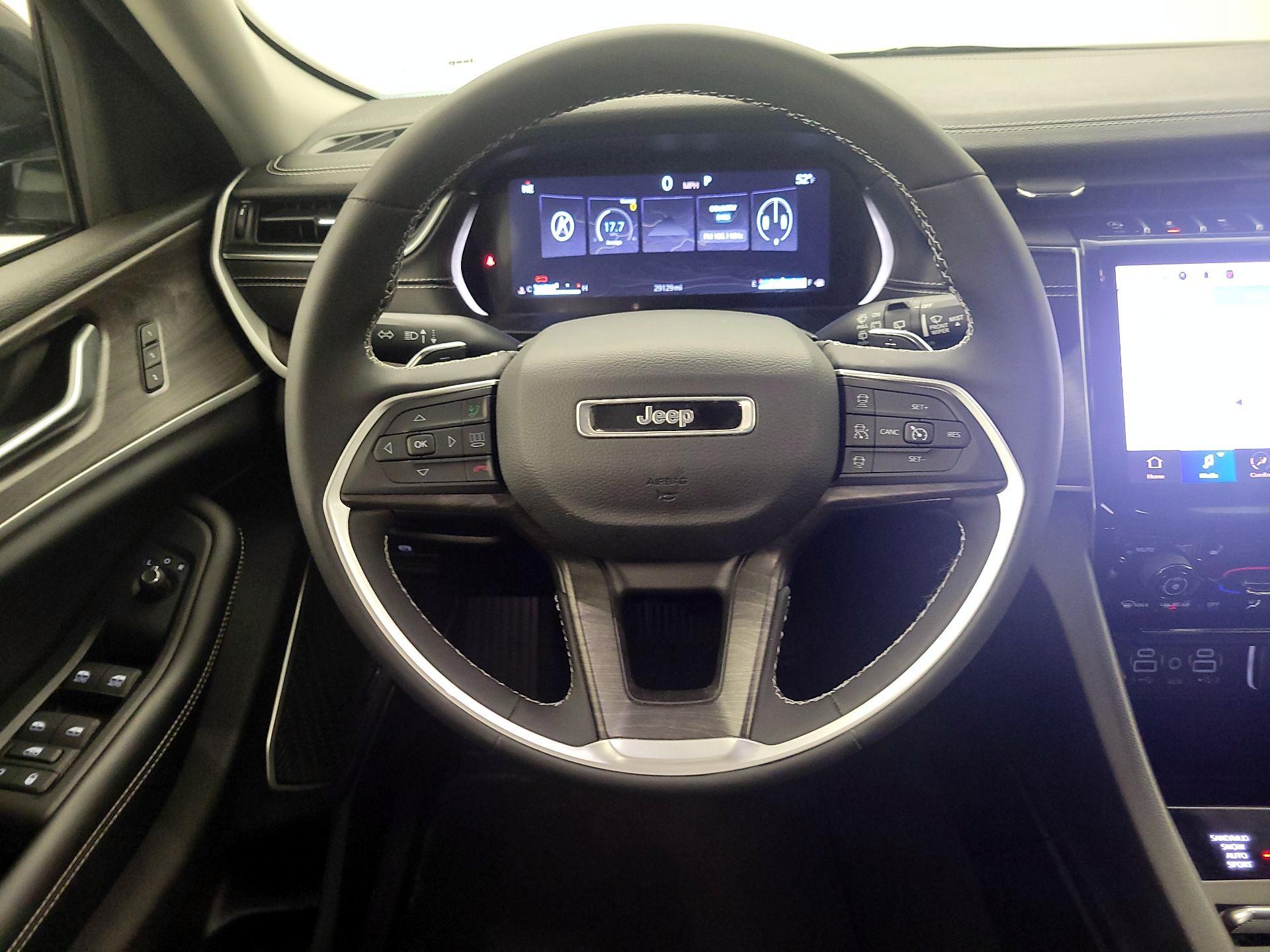 Thumbnail: 2023 Jeep Grand Cherokee - 10