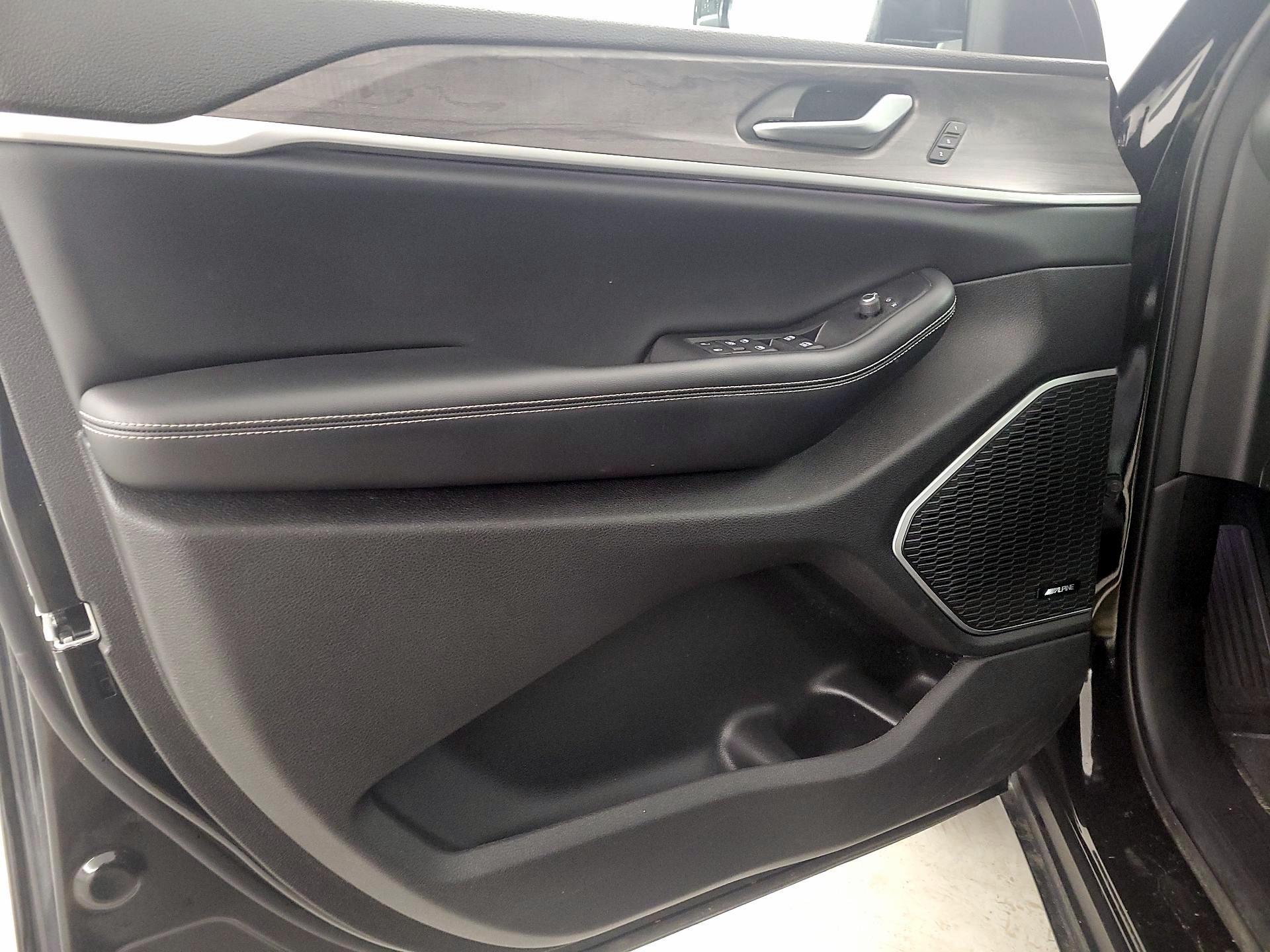 Thumbnail: 2023 Jeep Grand Cherokee - 12