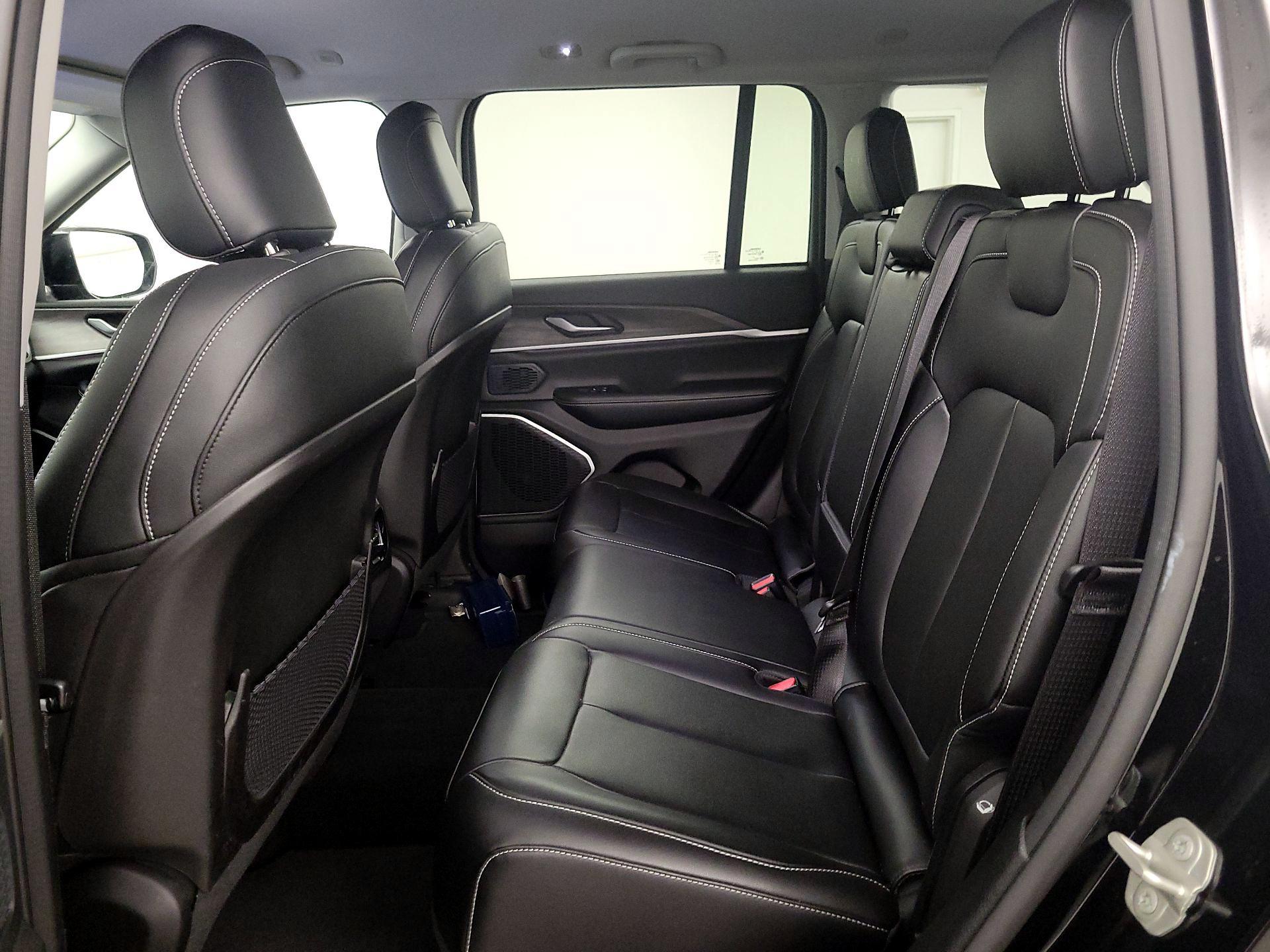 Thumbnail: 2023 Jeep Grand Cherokee - 20