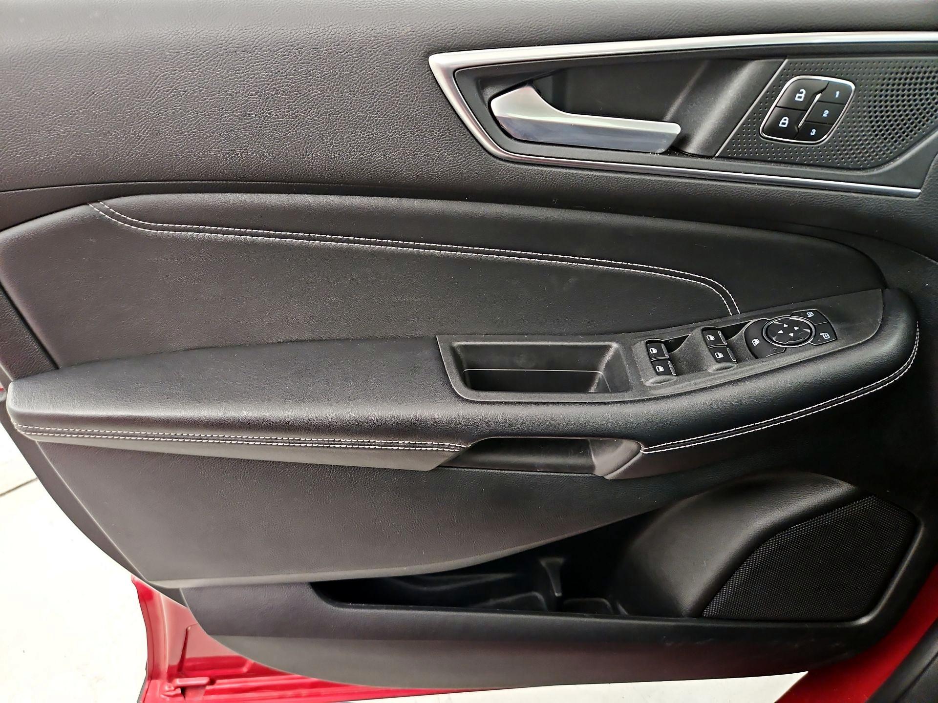 Thumbnail: 2022 Ford Edge - 12