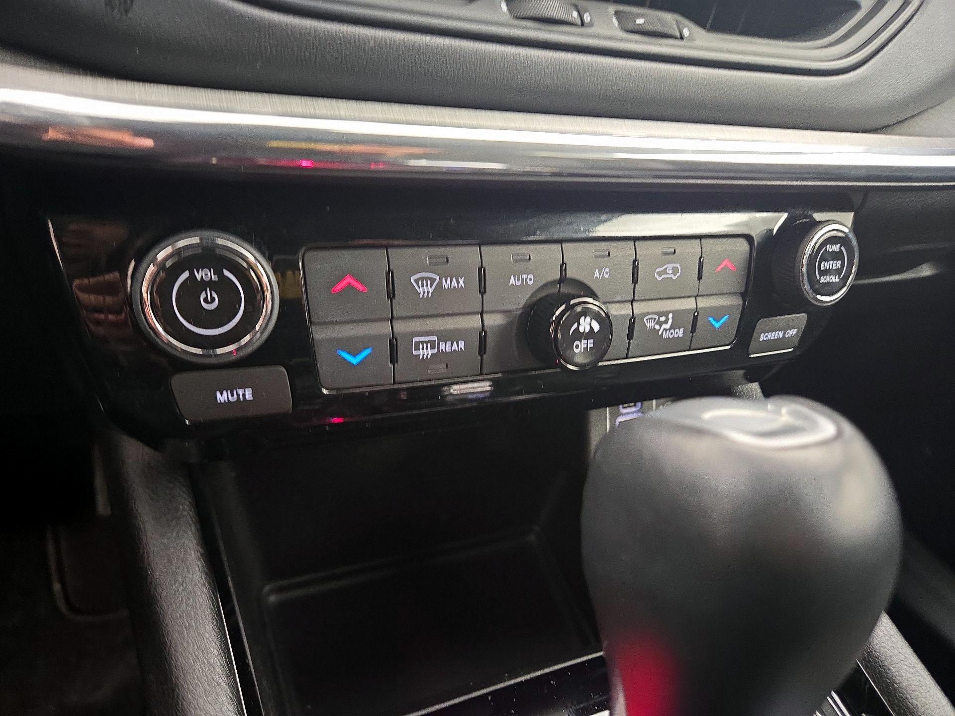 Thumbnail: 2022 Jeep Compass - 16