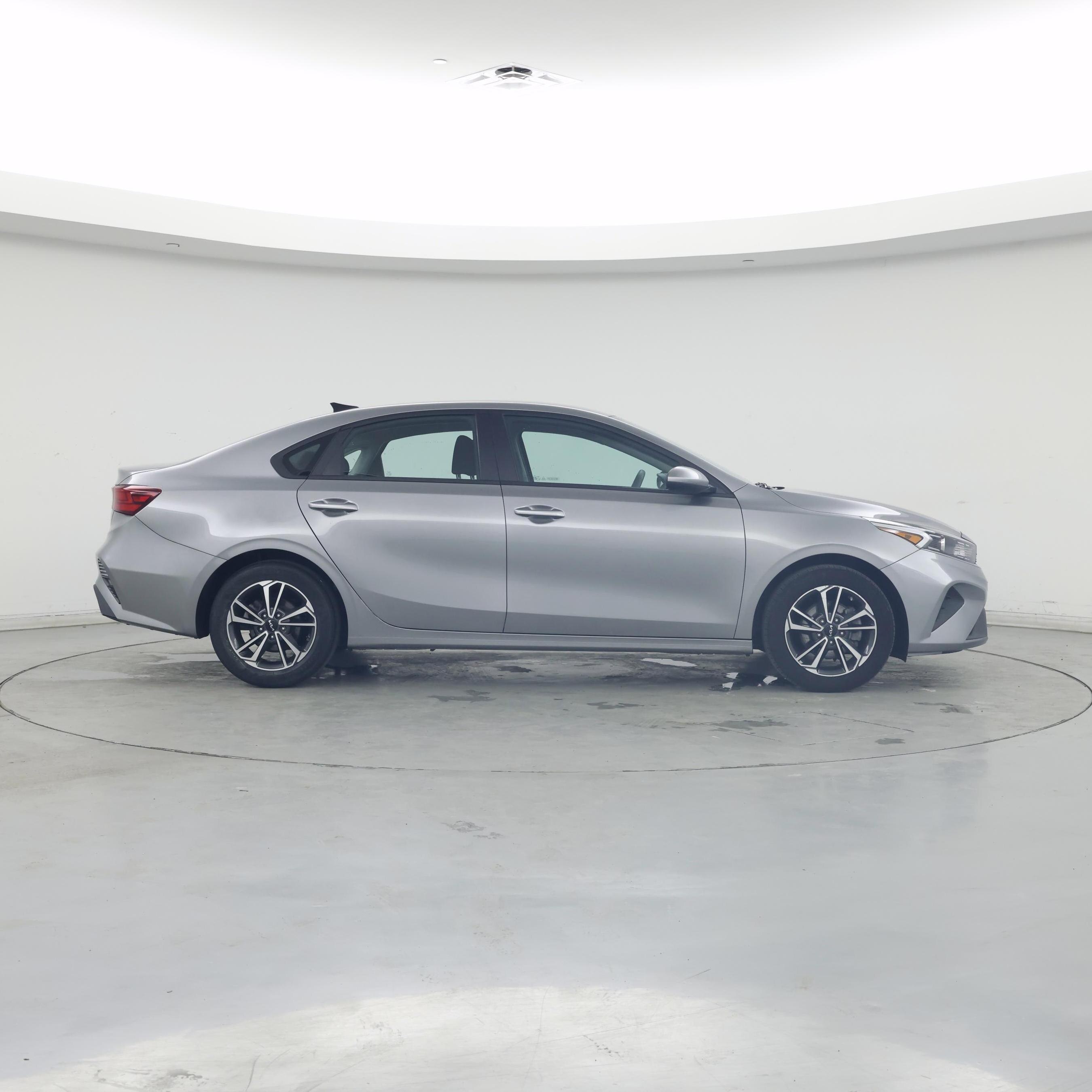 Thumbnail: 2023 Kia Forte - 7