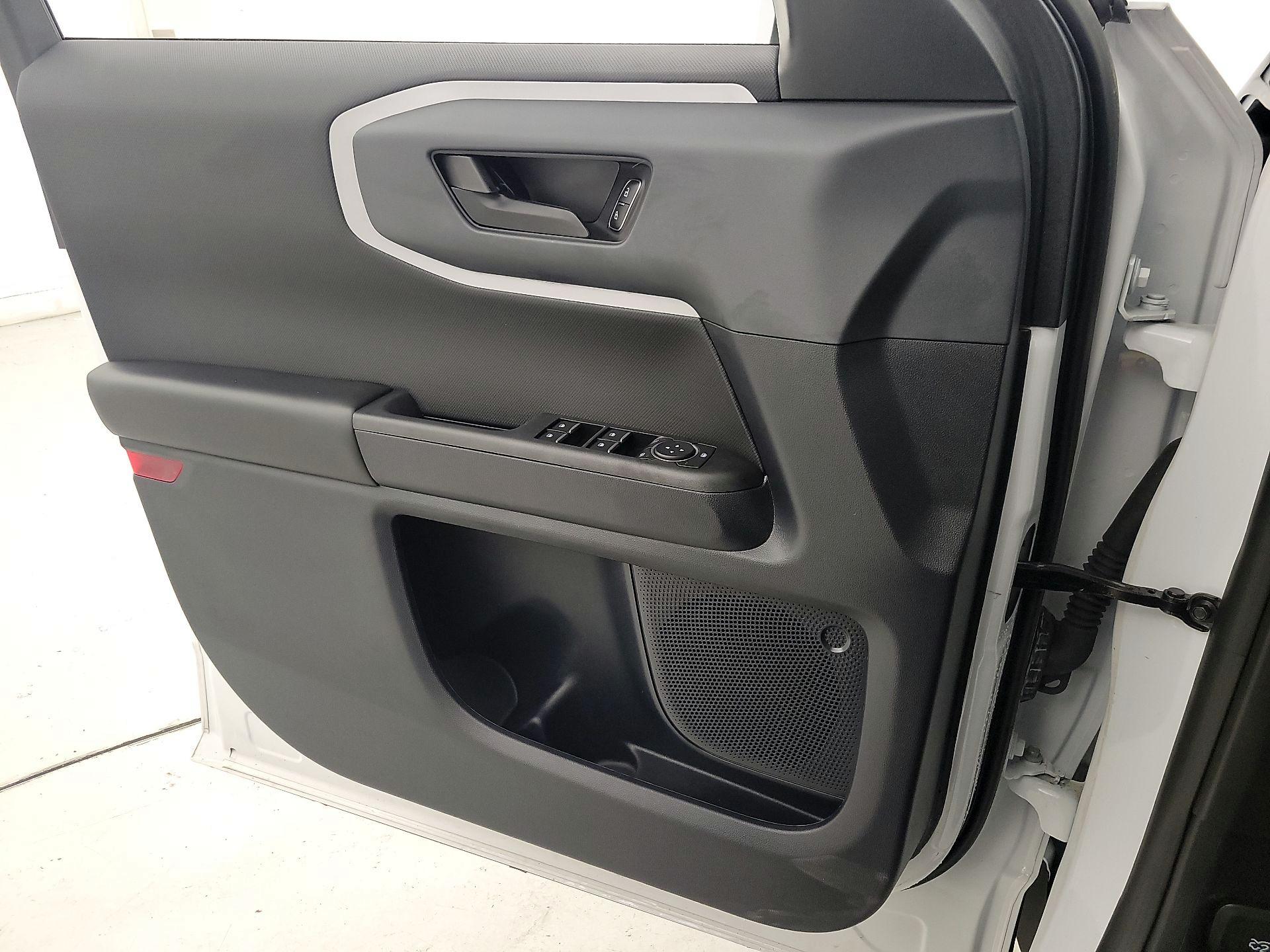 Thumbnail: 2023 Ford Bronco Sport - 12