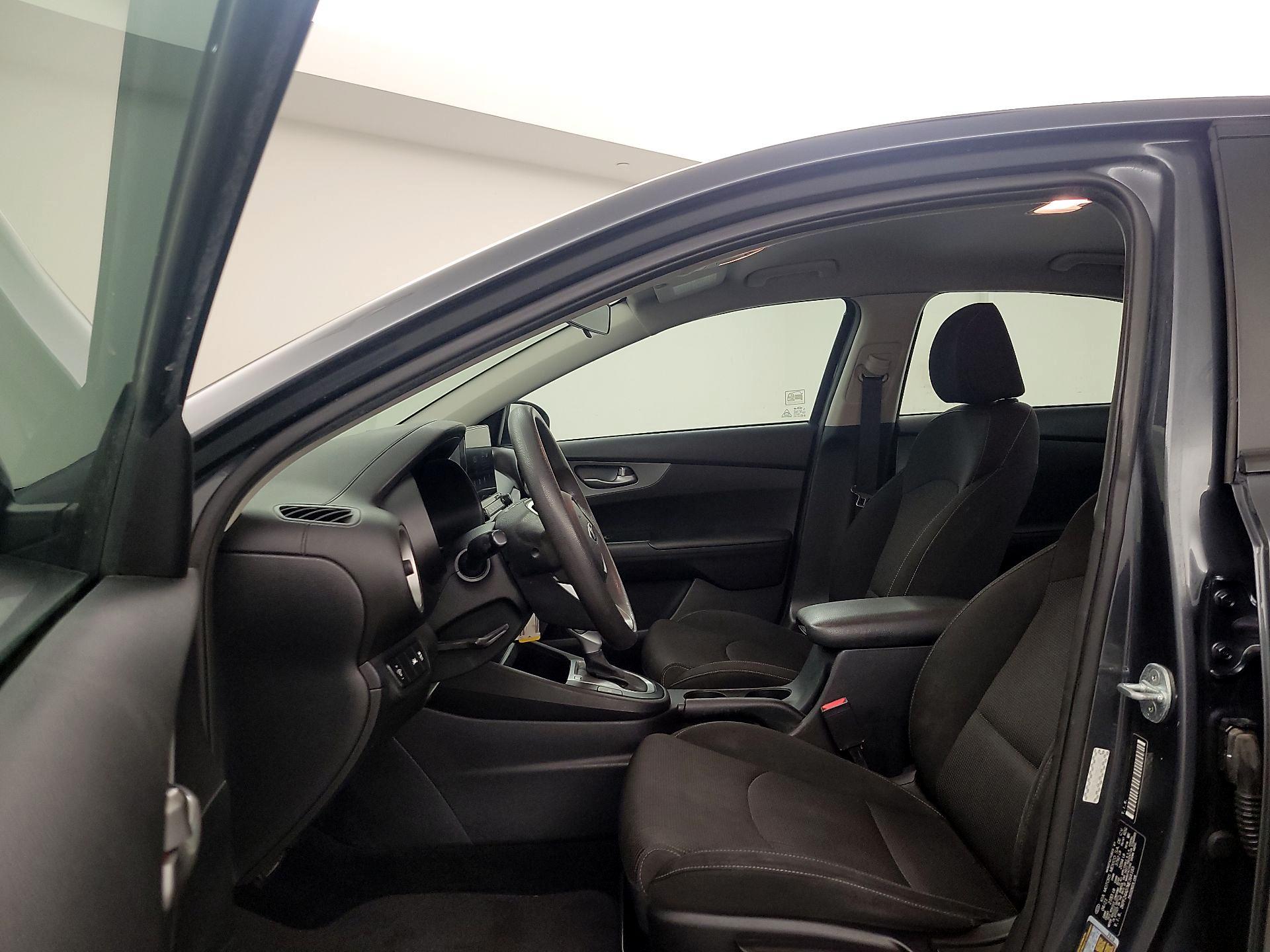 Thumbnail: 2021 Kia Forte - 11